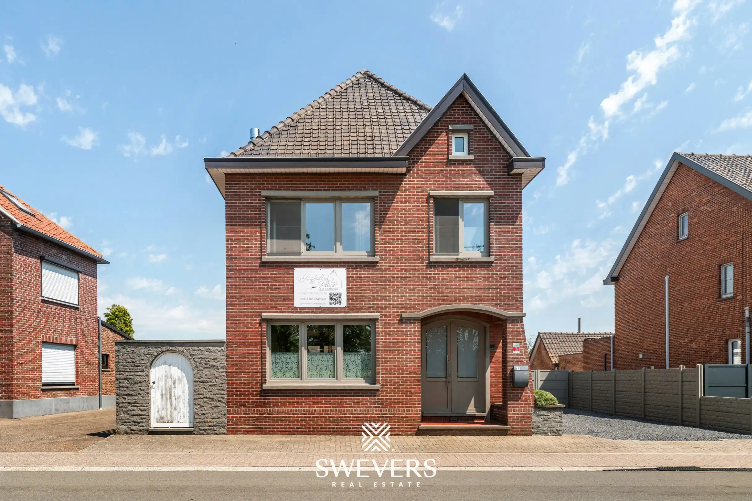 Instapklare gezinswoning met grote tuin in Bilzen-Hoeselt foto {{pictureIndex}}