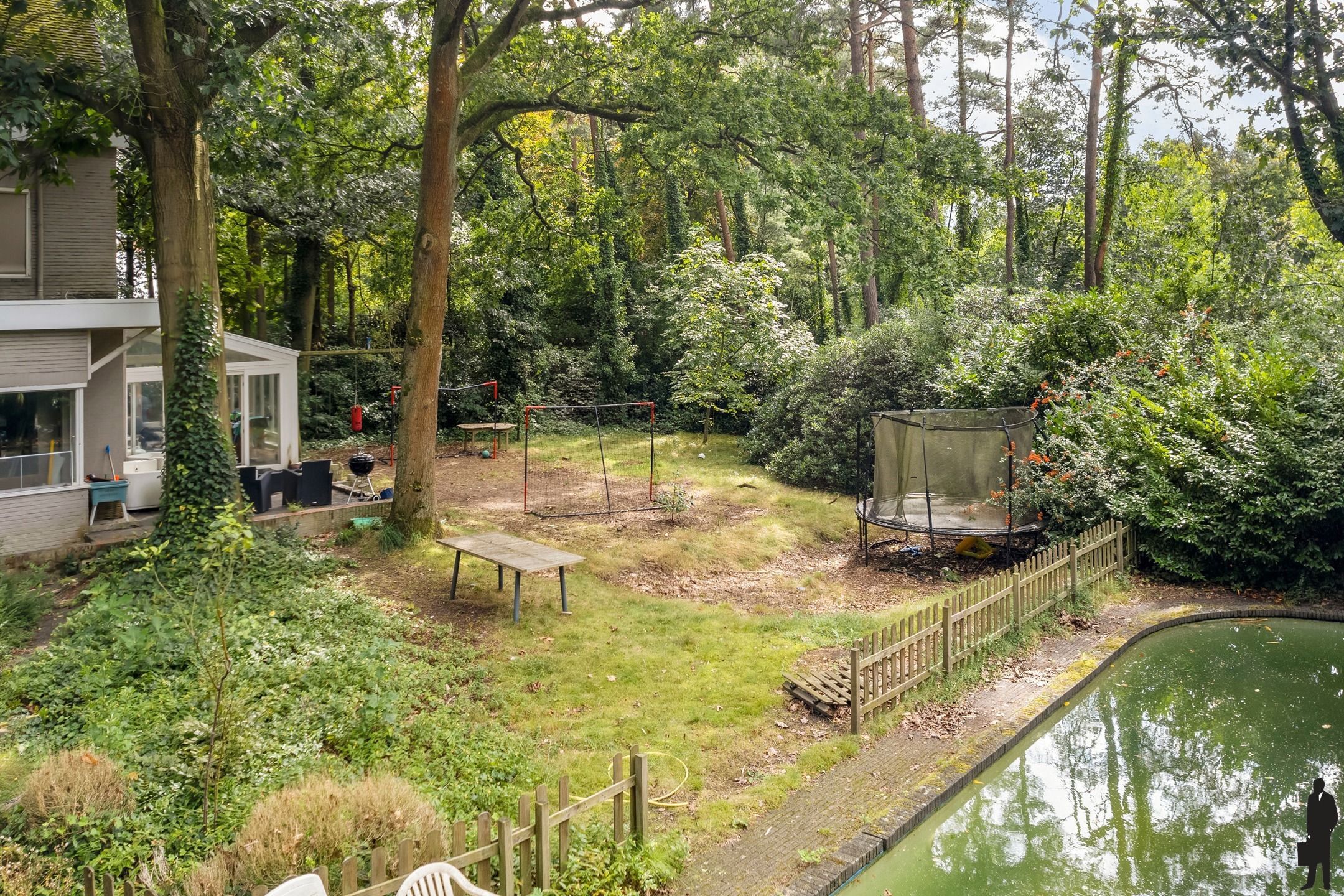 In 'Koningshof' gelegen - te renoveren - karaktervolle villa op een hoekperceel van ca. 2898m² welke volledige privacy garandeert. foto 26