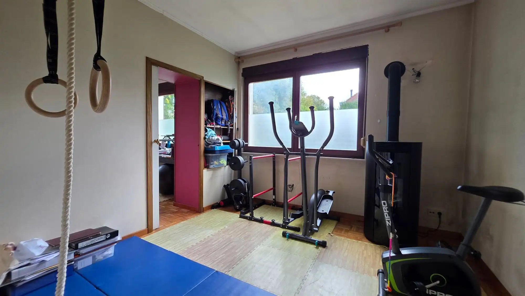 Aangename 3-gevel woning met tuin foto 20