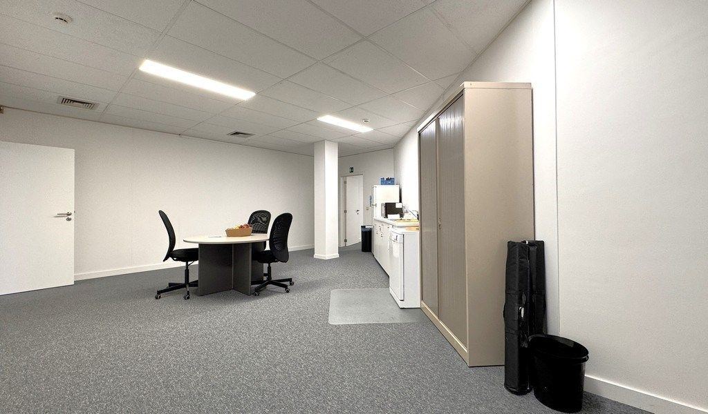 Instapklaar kantoor te huur in industriezone Mechelen-Noord  foto 6