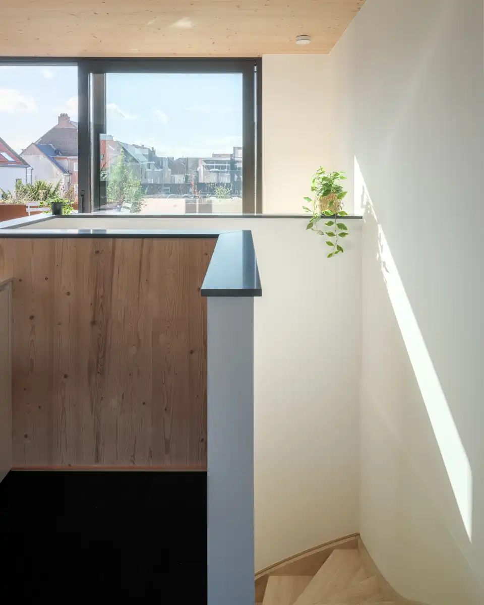 Lichtrijk gerenoveerde duplex vlakbij Gent centrum foto 9