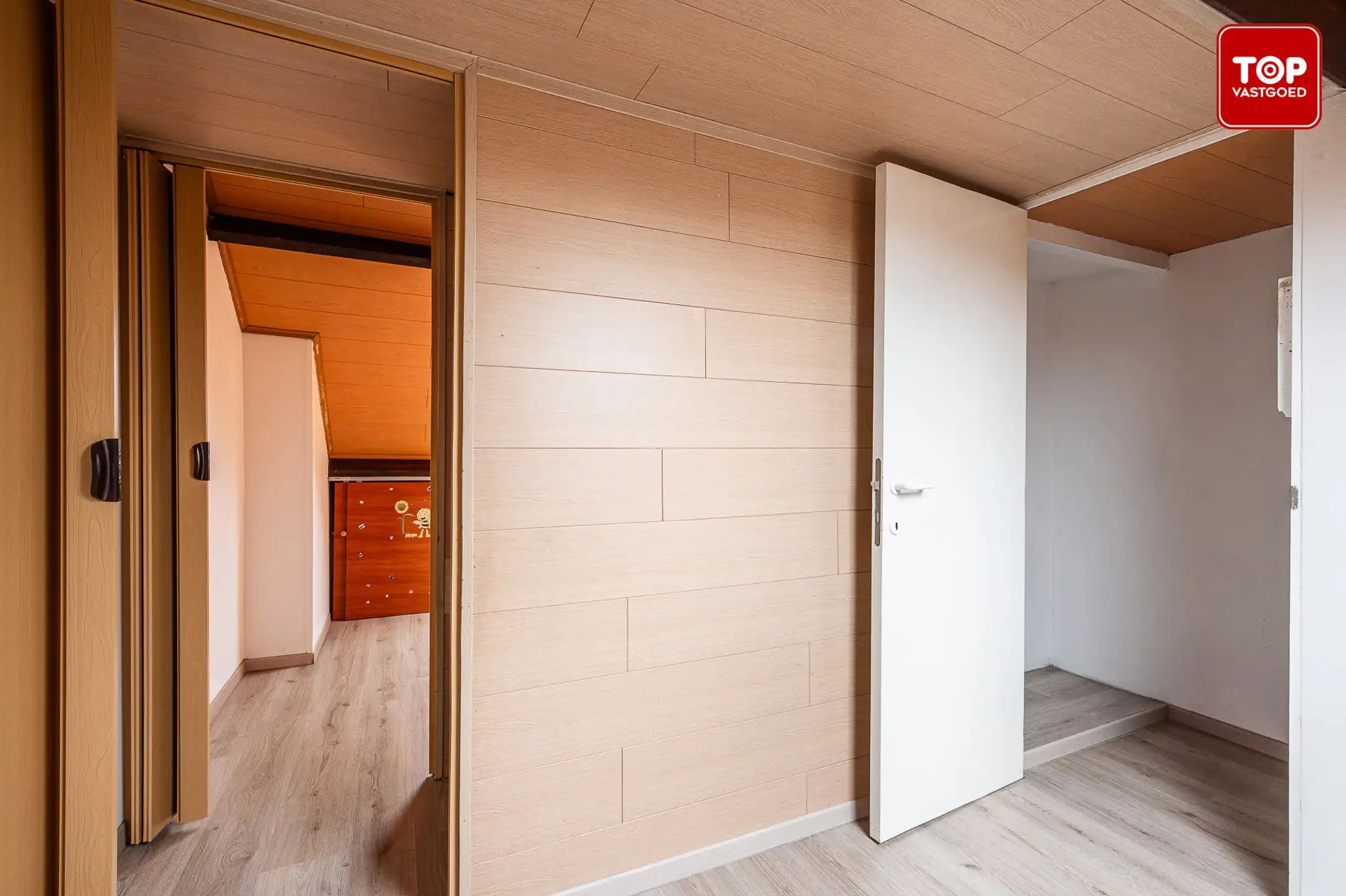 Te renoveren woning met 4 slaapkamers en leuke stadstuin. foto 21