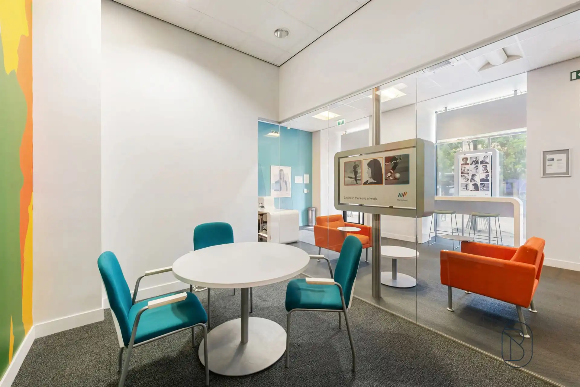 Topgelegen kantoorruimte van 450m2, veel potentieel foto 10