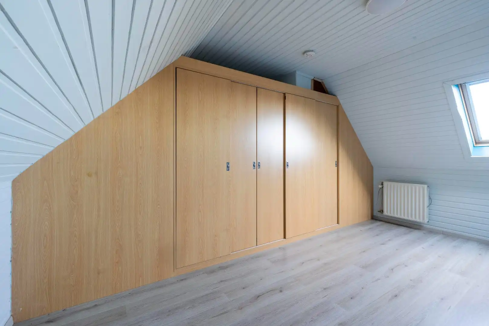 Super gezellig duplex app met 1 slk, klein terrasje en autostaanplaats  foto 9