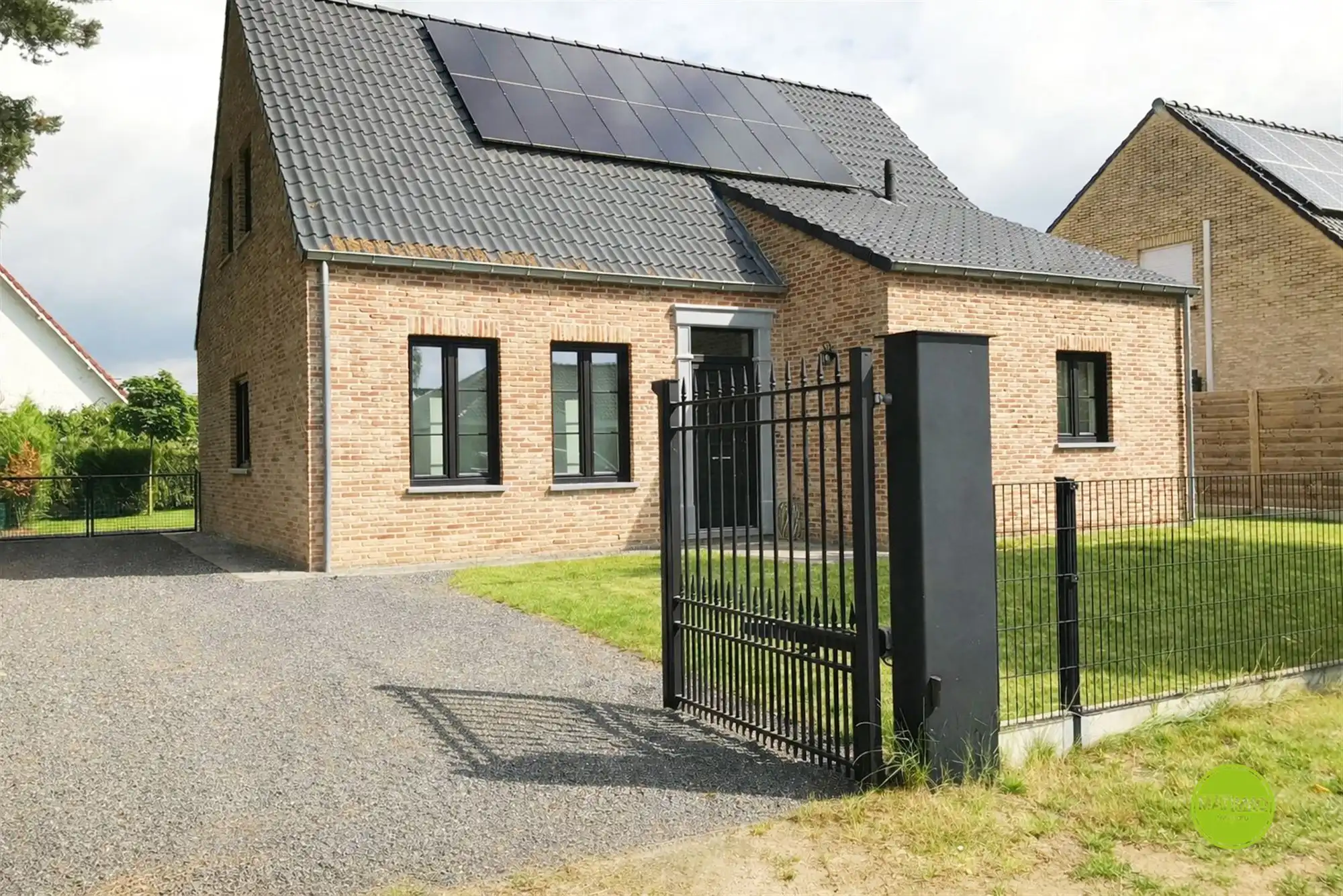 Instapklare BEN-woning in rustige, groene straat te Mol foto {{pictureIndex}}