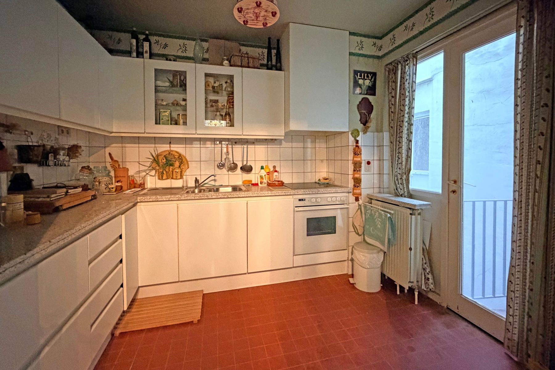 Te renoveren appartement gelegen op de Zeedijk-Het Zoute foto 5