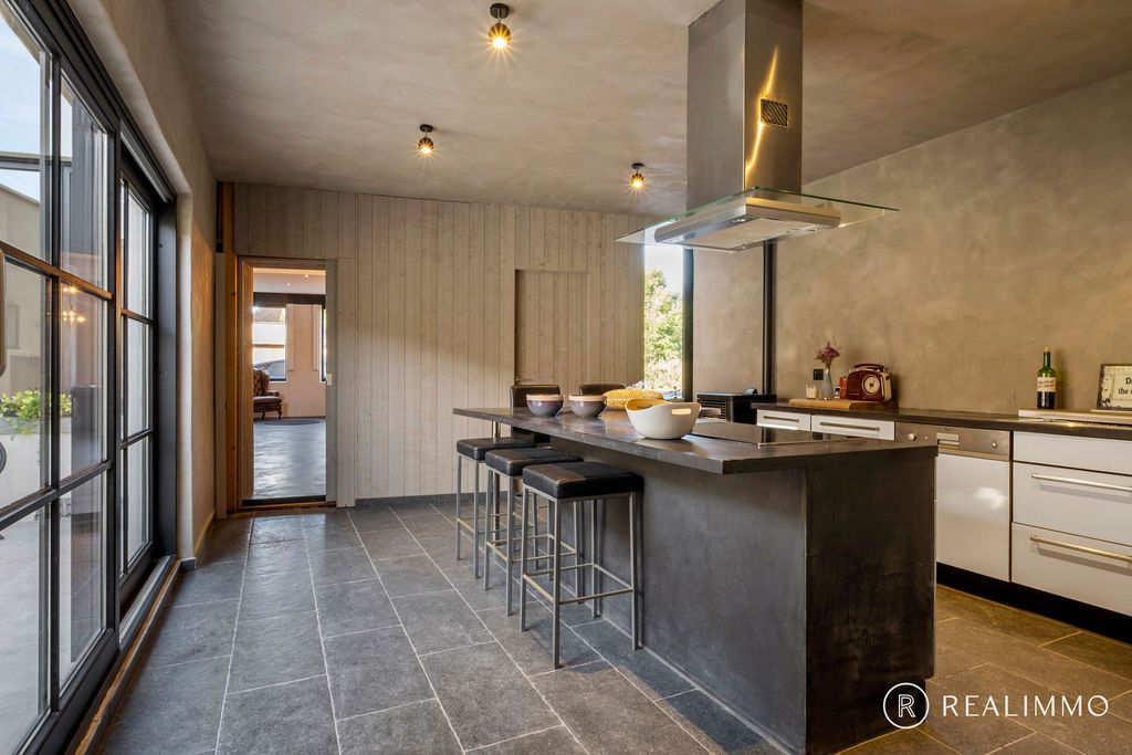 Stijlvol gerenoveerde woning met 3 slaapkamers in Sint-Denijs foto 6
