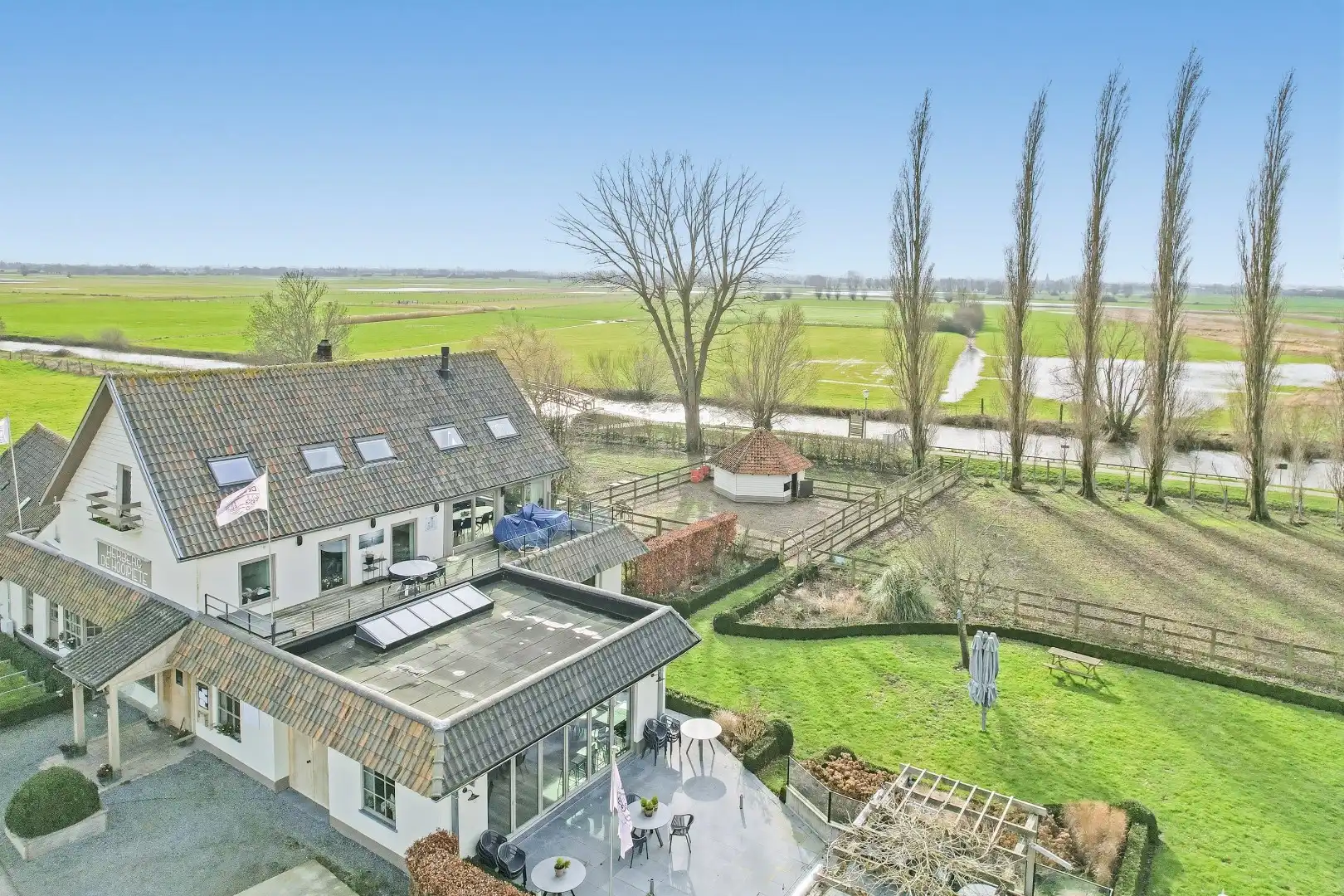 Restaurant met privéwoning en 2 B&B-kamers op 4.370 m² foto 26