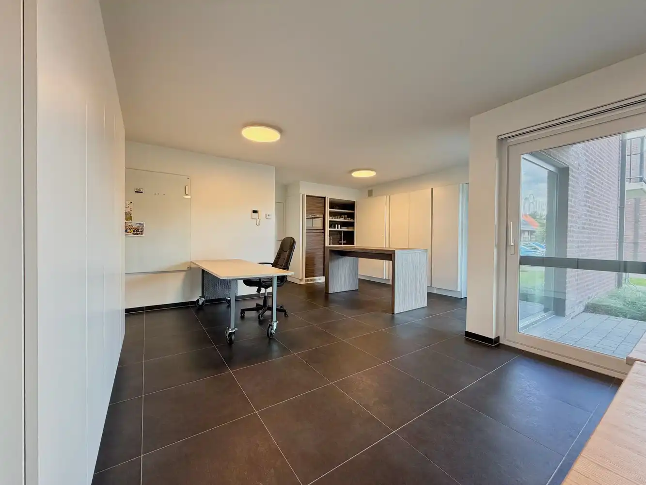 Ruim en lichtrijk appartement (92m²) met 2 slpks. + Terras foto 2