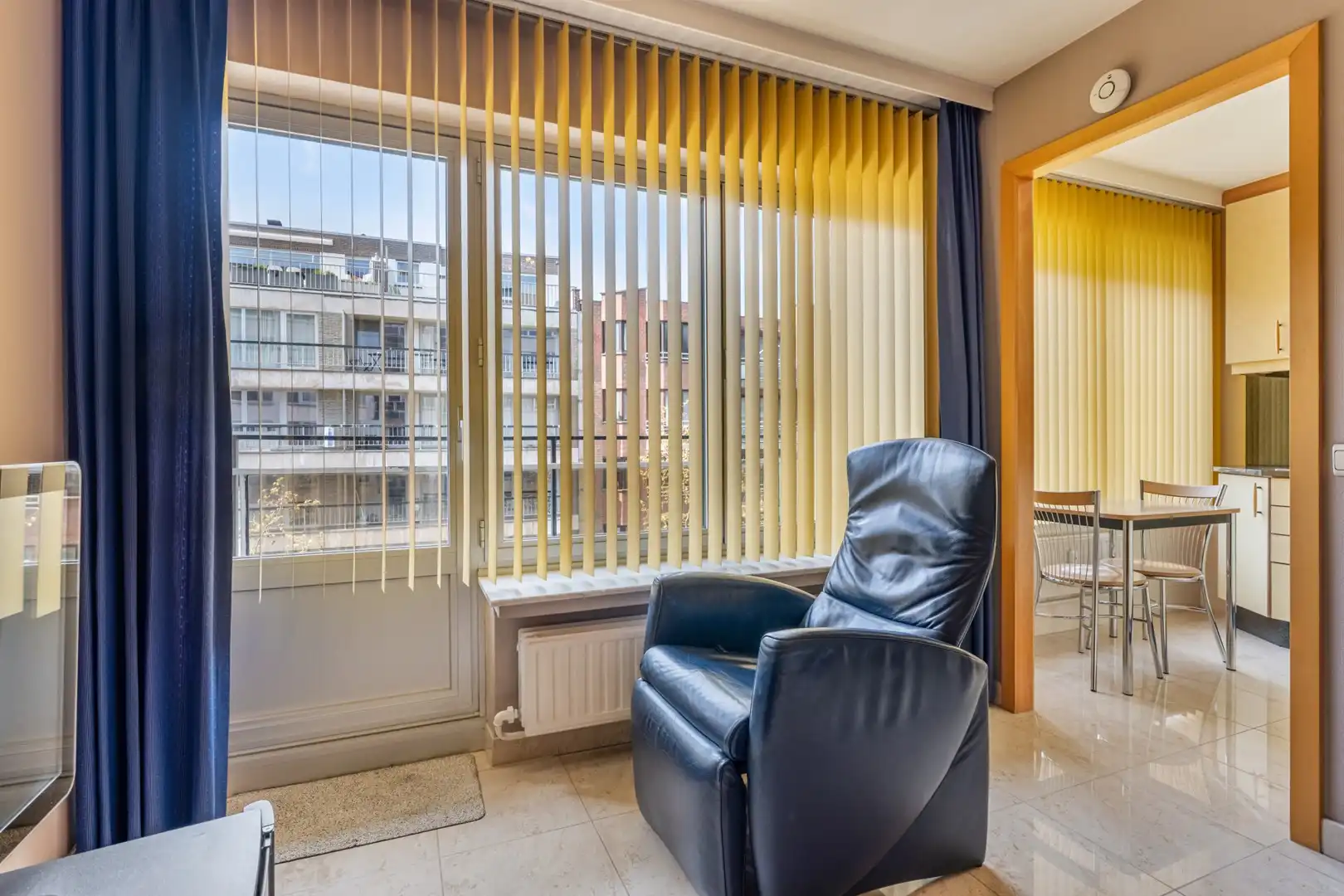 Instapklare studio in hartje Leuven met balkon! foto 8