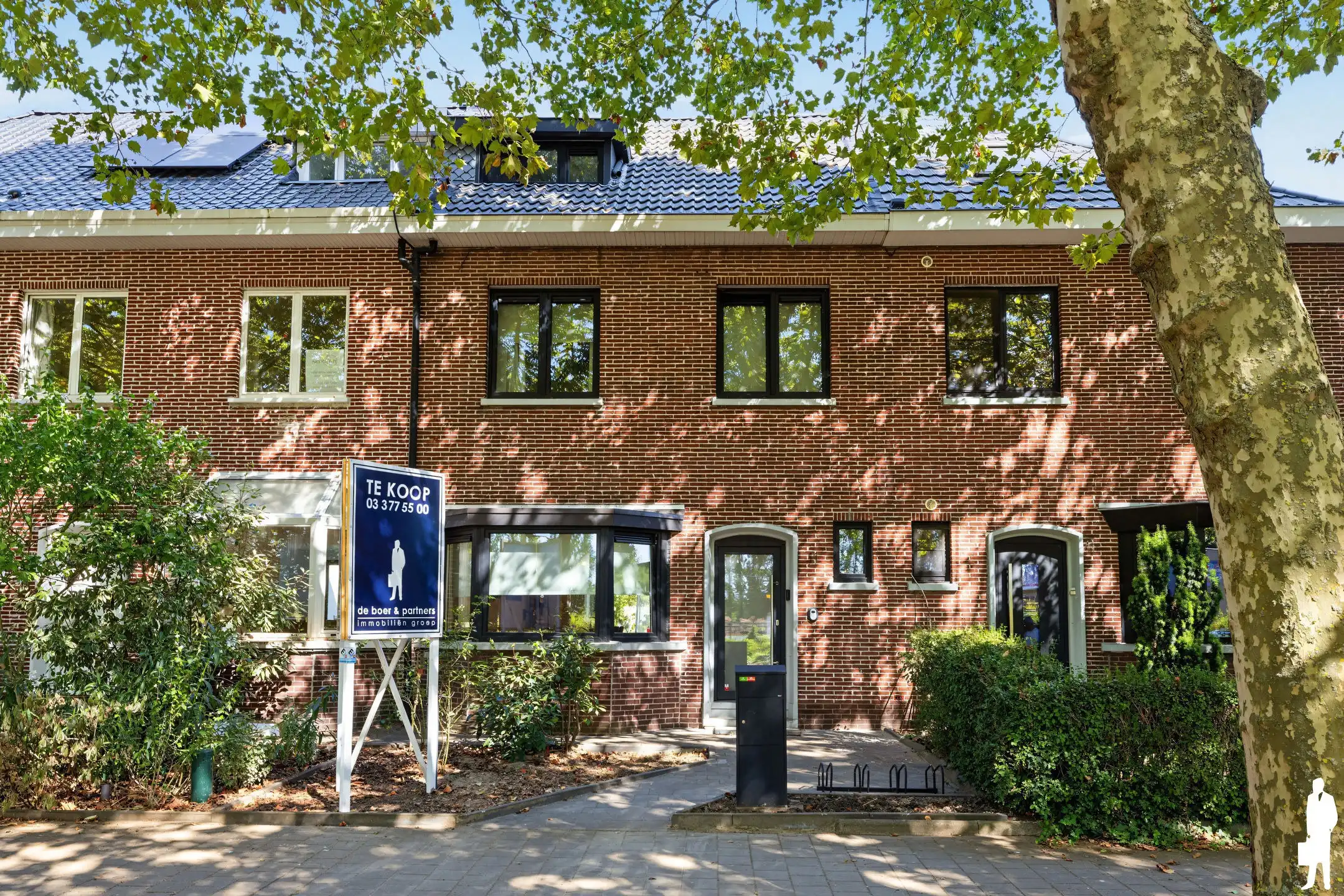 Gerenoveerde gezinswoning met een prachtige ligging foto {{pictureIndex}}