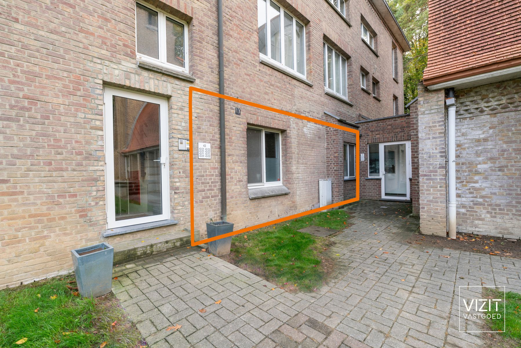 Gelijkvloersappartement met tuin in prachtig Art-deco gebouw foto 13
