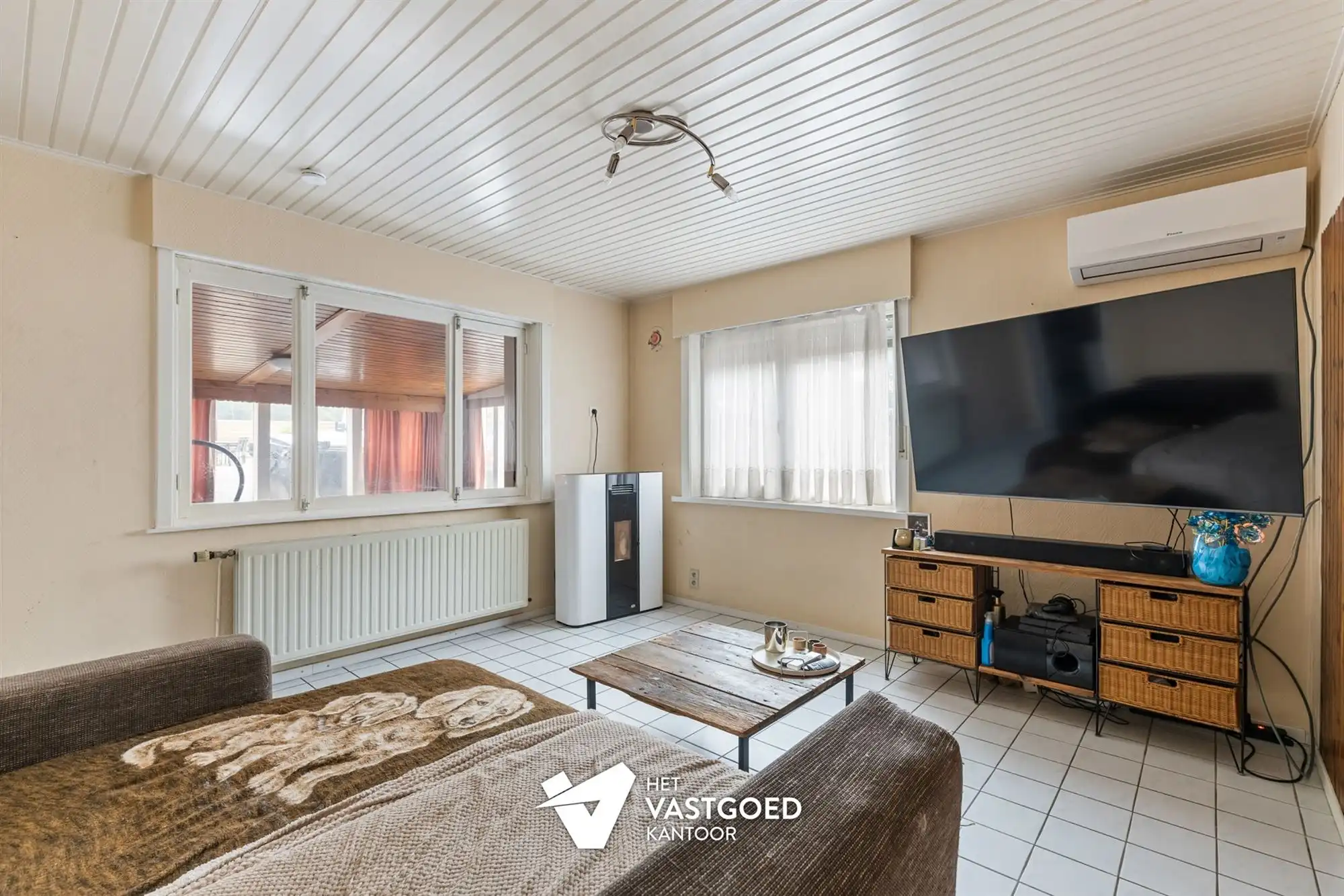 CHARMANTE WONING MET VEEL POTENTIEEL OP MOOI EN RUSTIG GELEGEN PERCEEL TE HAM foto 4