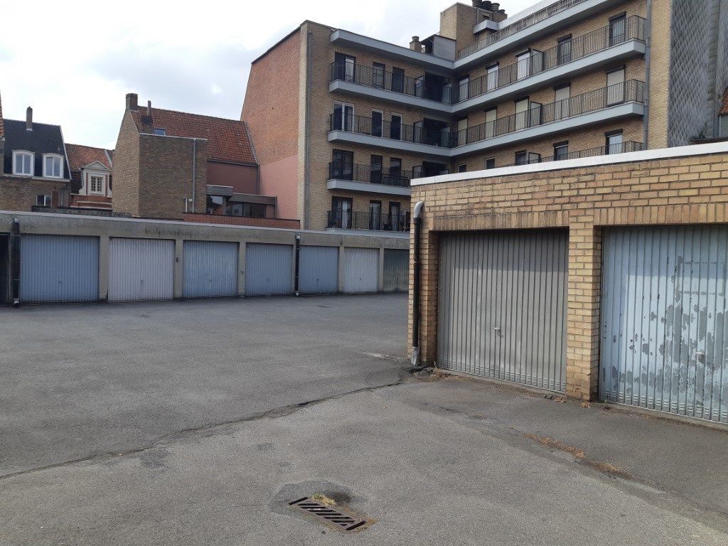 Garage te huur Guido Gezellelaan 3 - +/49 - 8000 Brugge