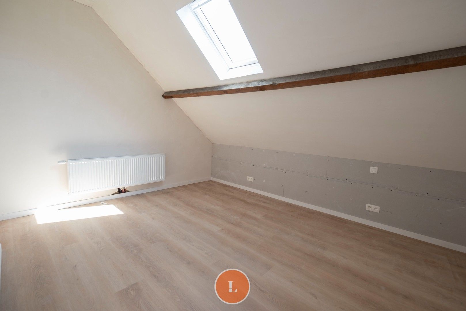 volledig gerenoveerde gezinswoning met uitweg in Menen foto 8