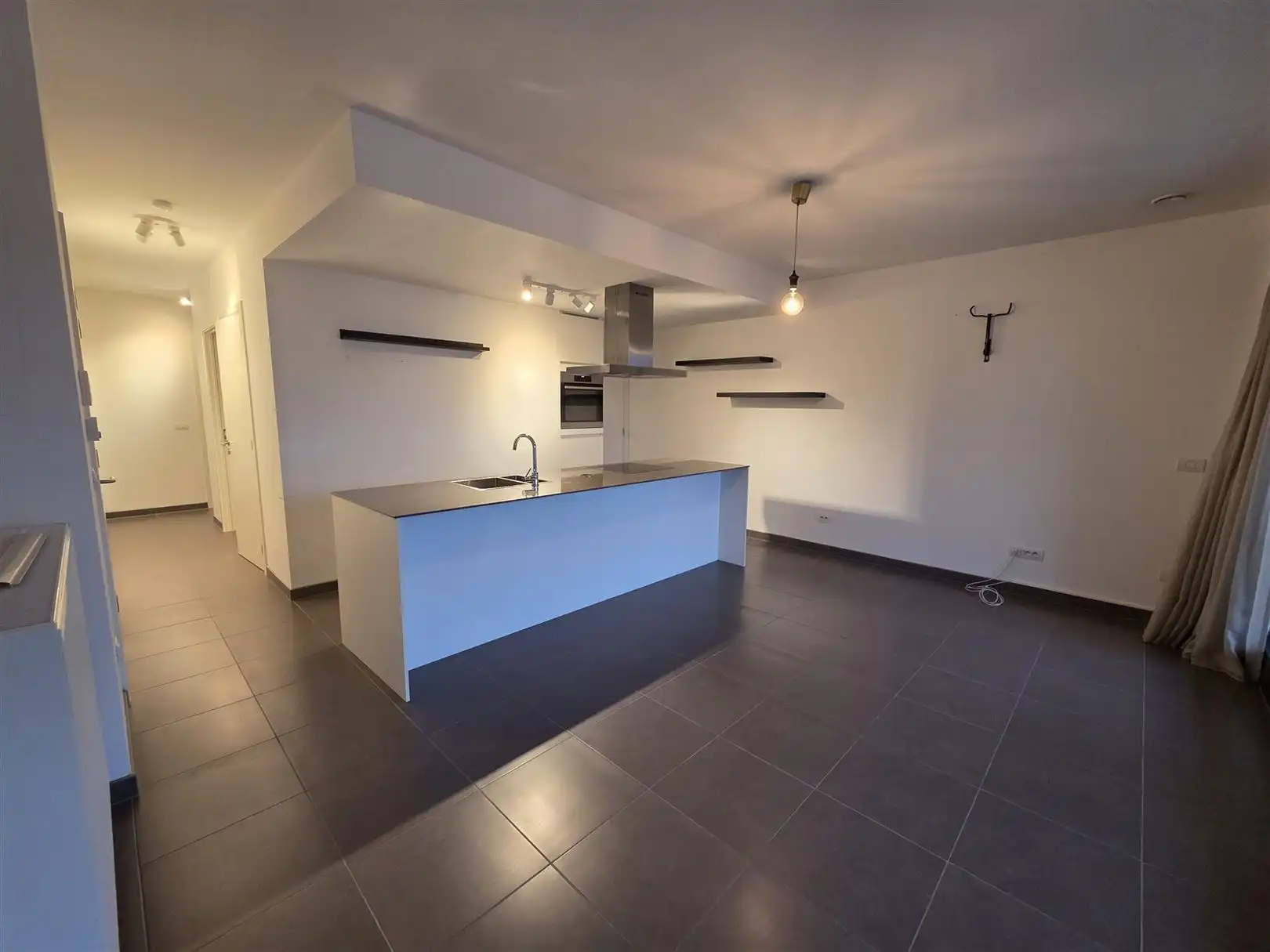 Instapklaar appartement te huur op Schelde Eiland  foto {{pictureIndex}}