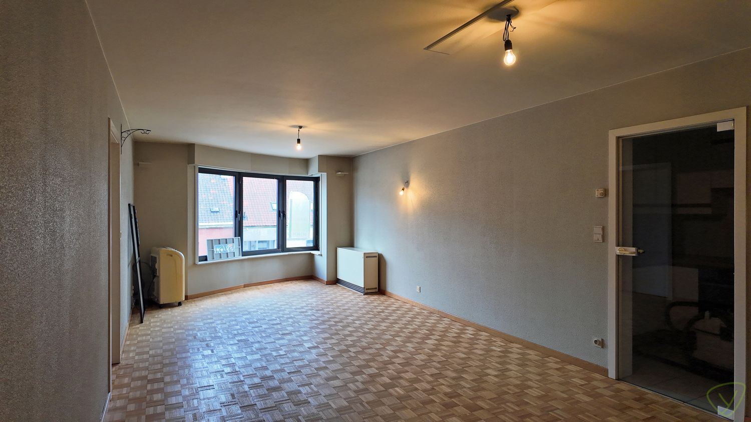 Lichtrijk appartement met terras in de Boelare te Eeklo! foto 3
