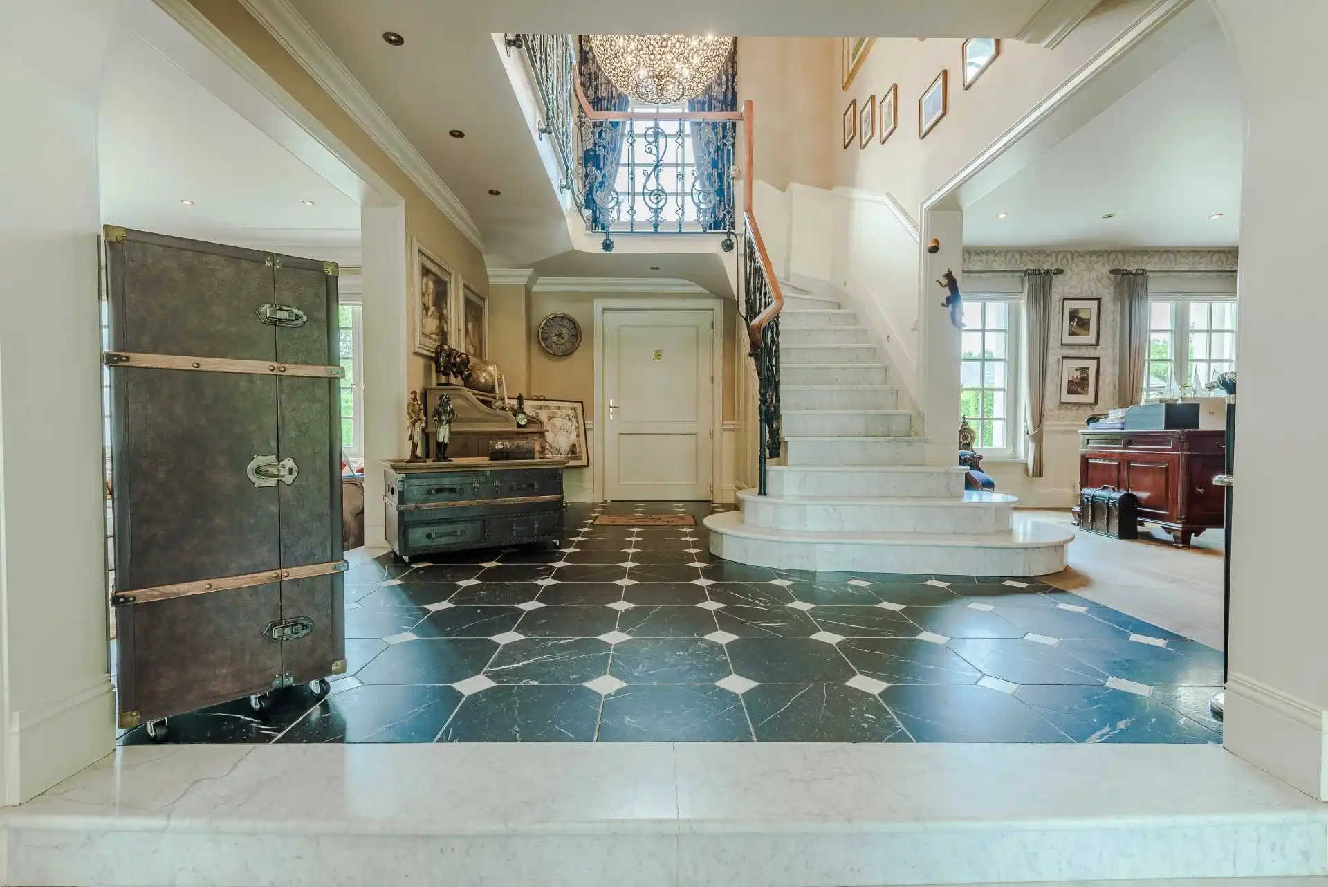 Prachtige luxueuze villa in Amerikaanse stijl met 4 slaapkamers en 2 badkamers. foto 12