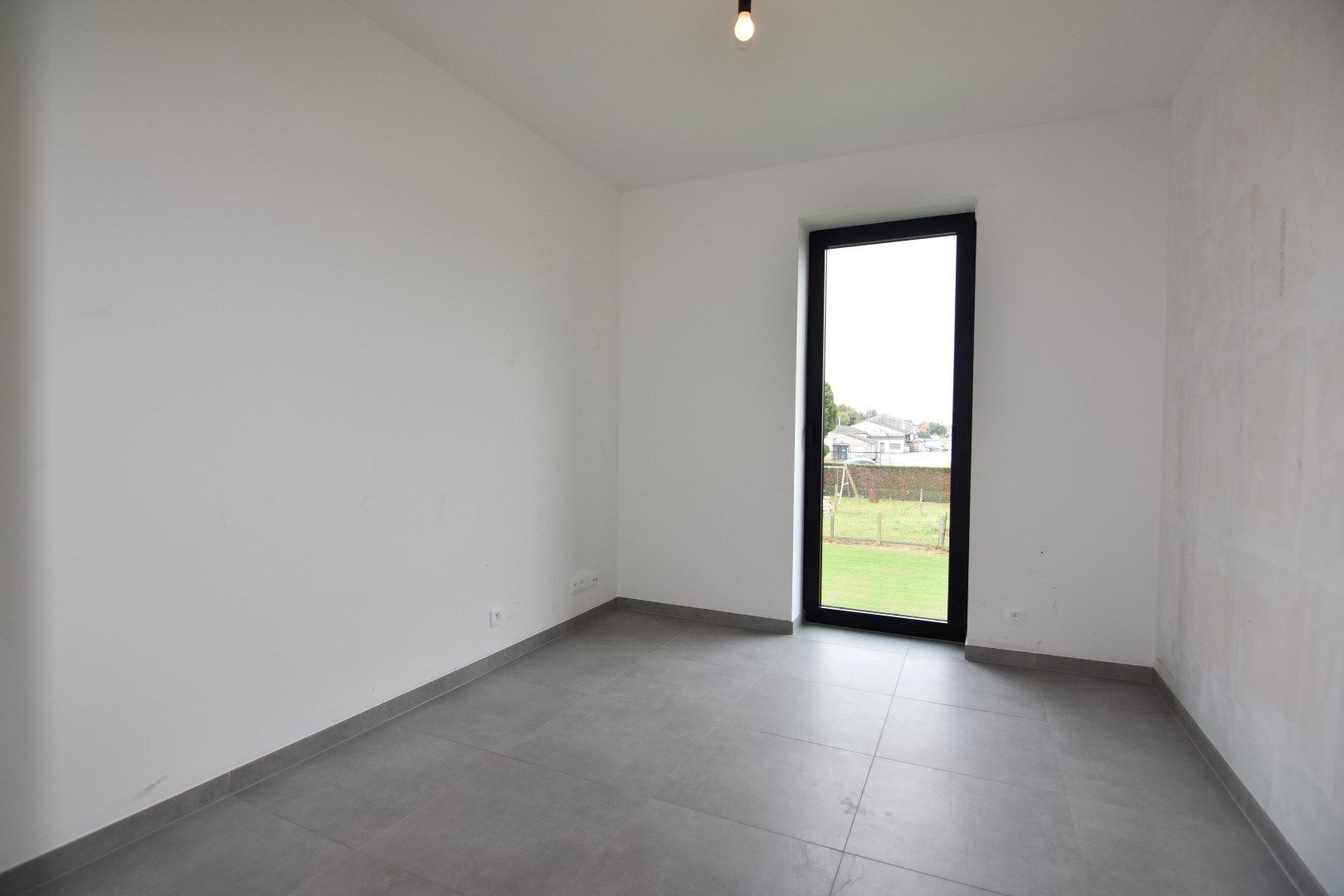 Lichtrijk 2-slpk appartement met ruim terras foto 15