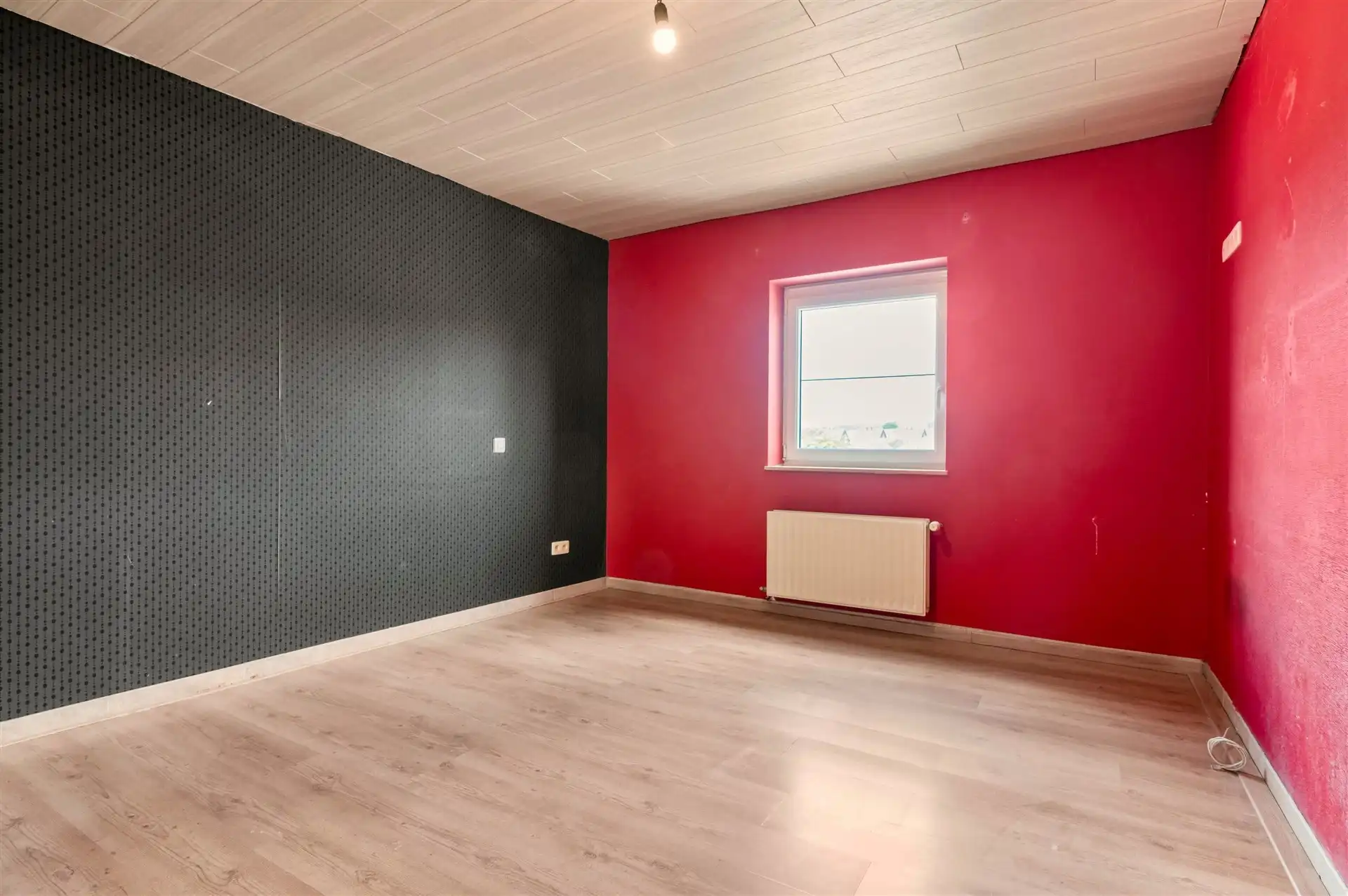 Knappe, ruime instapklare woning met 4 slpks, 2 bdks en tuin foto 23