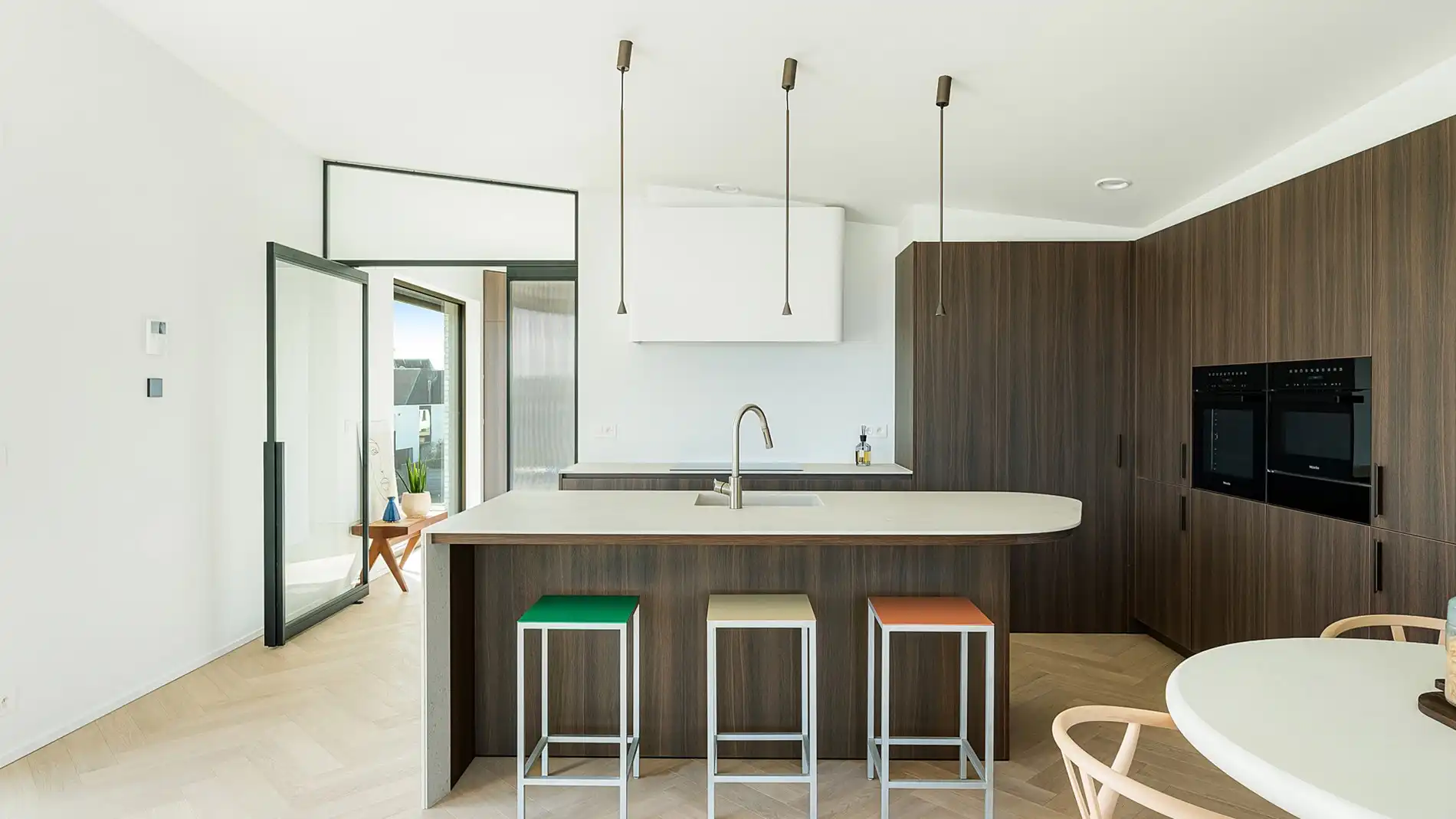 Exclusief verblijf met lift, terrassen en uitzonderlijke volumes in een groene-autovrije verkaveling te Knokke. foto 6