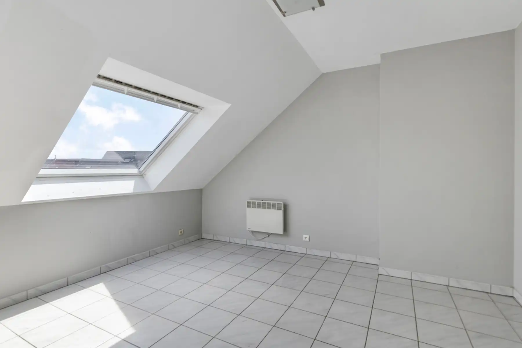 Instapklaar appartement in een groene omgeving met garage foto 6