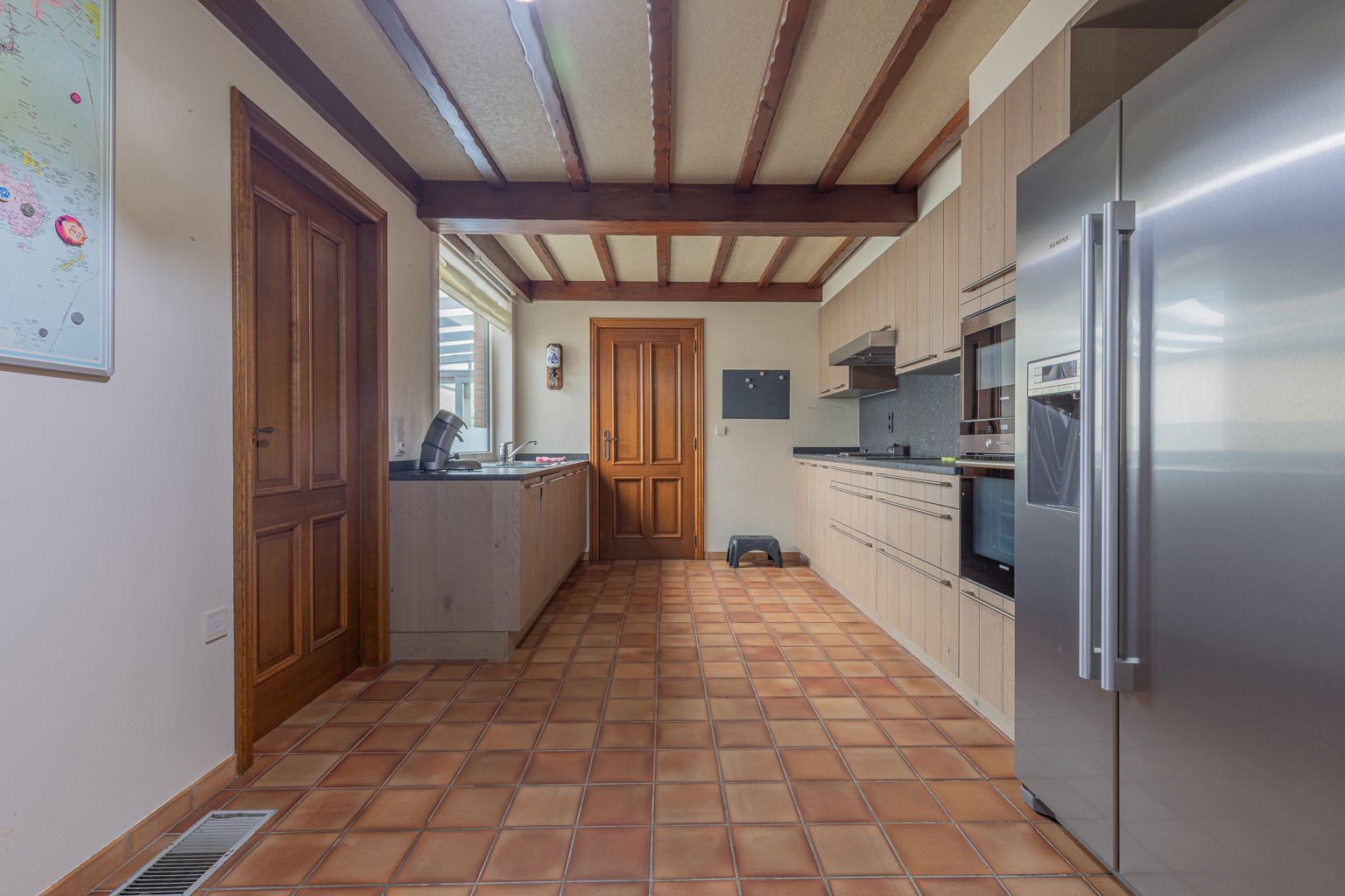 Rustig gelegen halfopen bebouwing met garage. foto 6