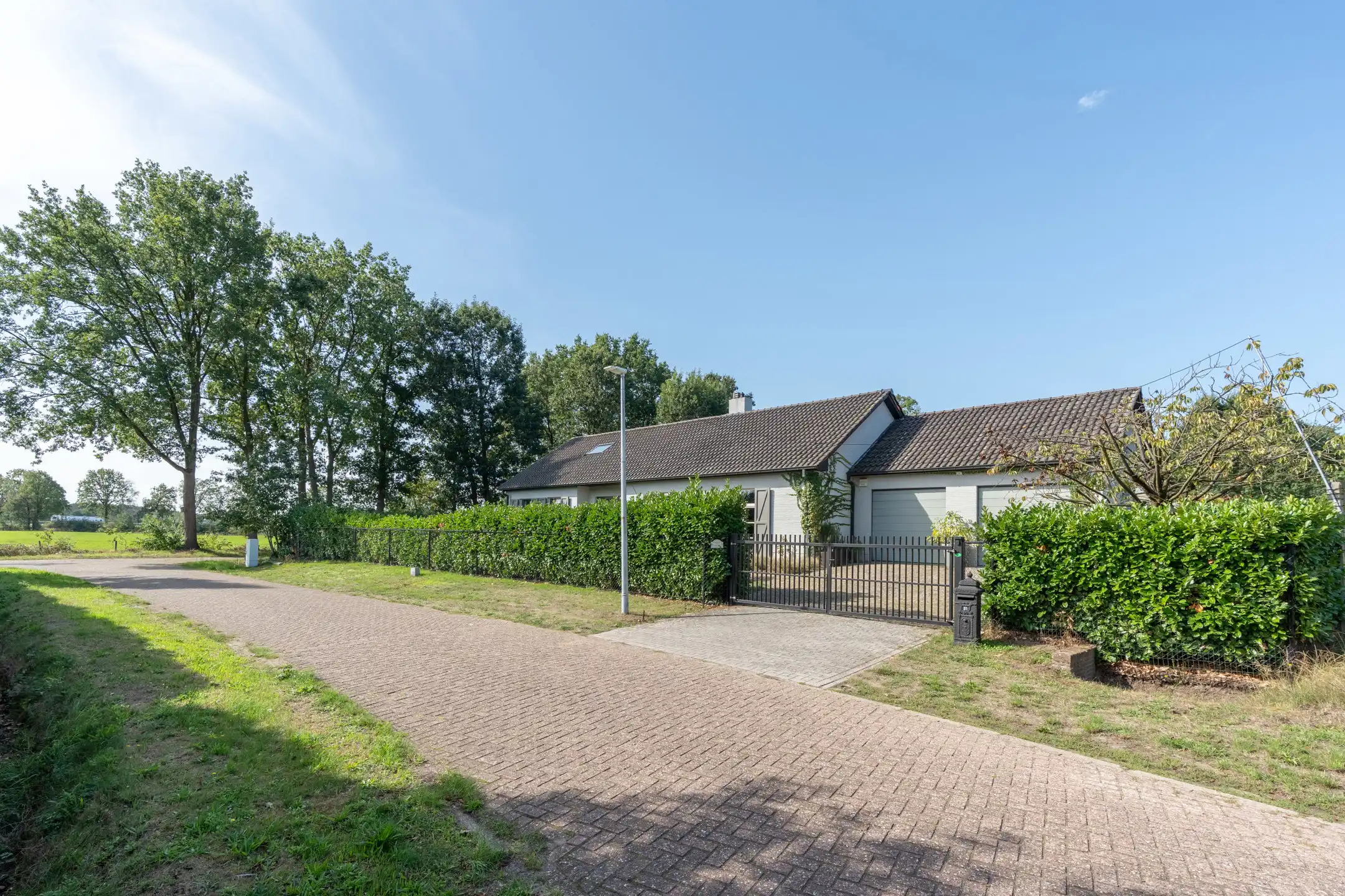 Stijlvolle gelijkvloersvilla met 3 slp op  1.443 m² (ZW) foto 34