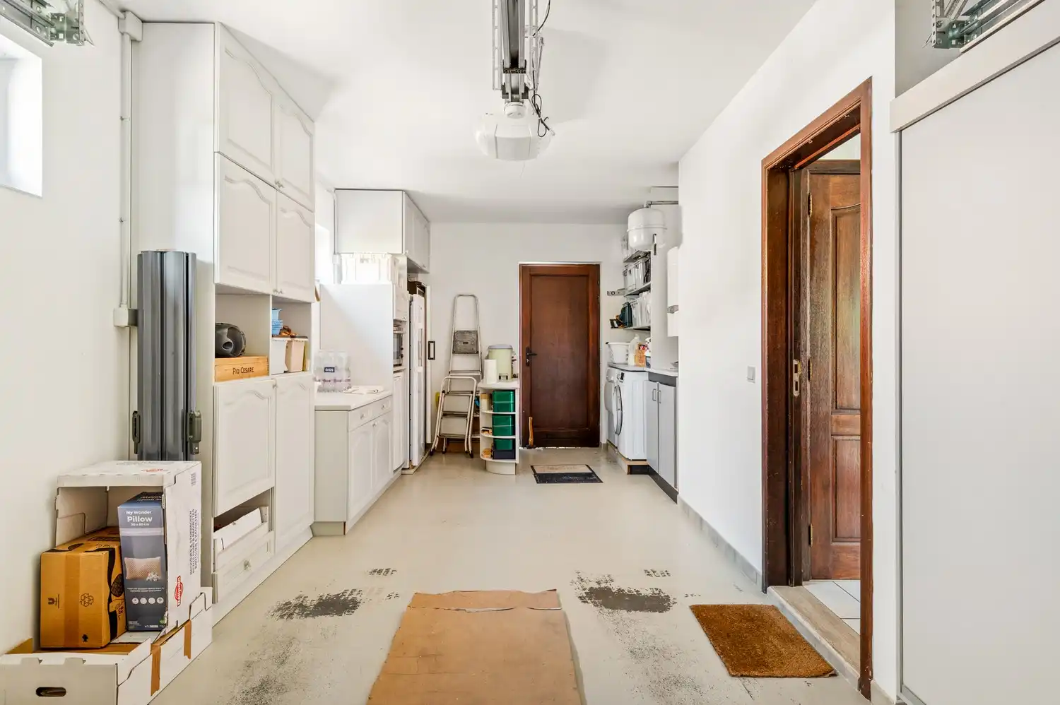 Ruime gezinswoning met 3 slaapkamers, veranda, garage en zonnige tuin foto 16