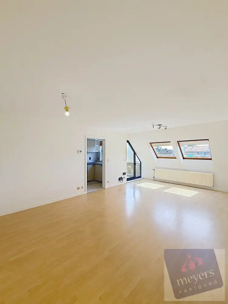 Appartement met 2 slaapkamers, terras en garage te huur in Hasselt foto 5