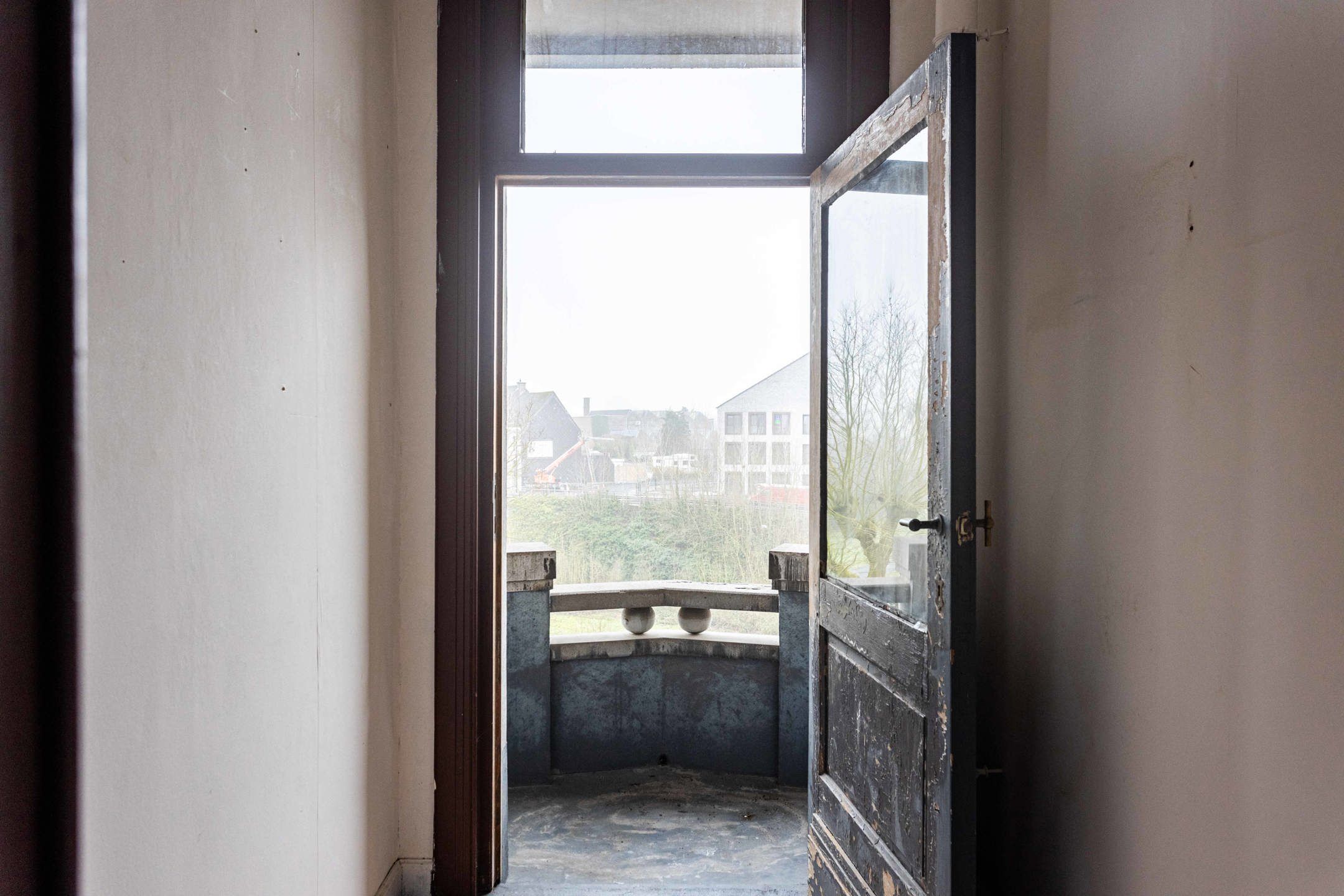 Charmante, te moderniseren stadswoning met tuintje. foto 12