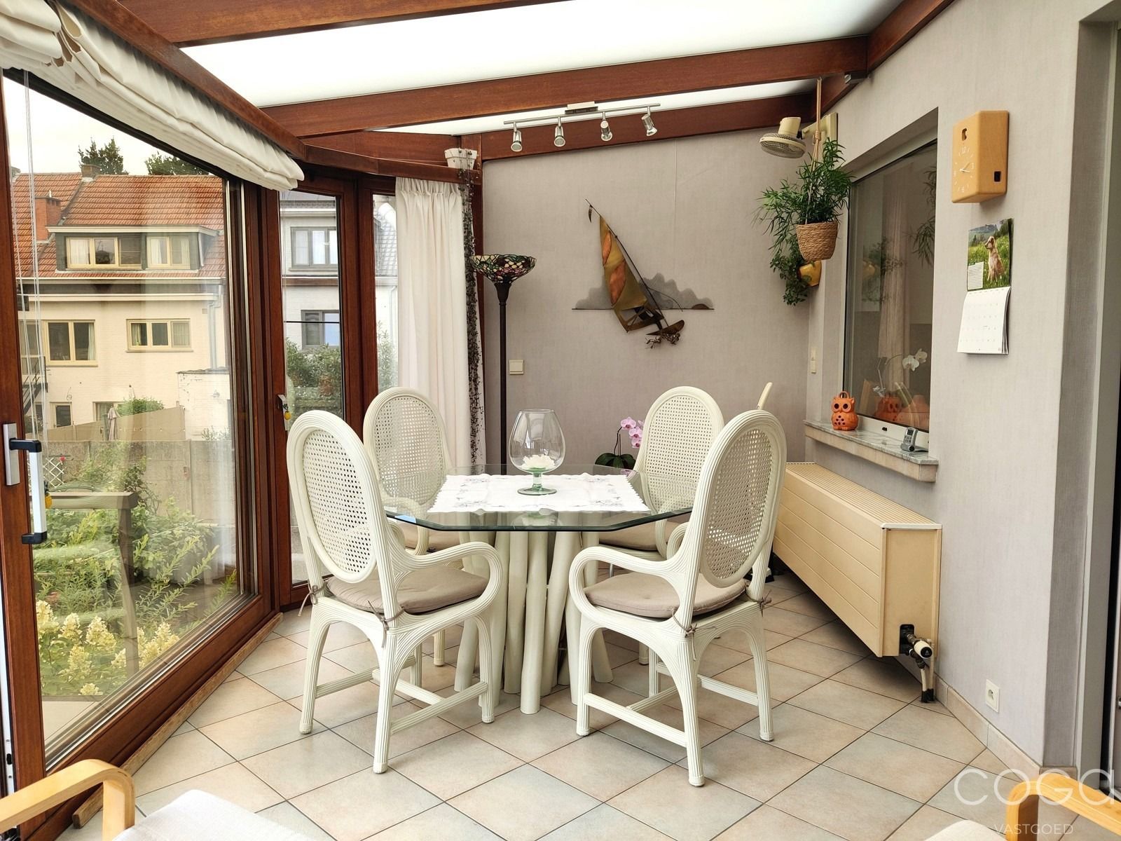 Woning met 4 slaapkamers, garage en tuin foto 9