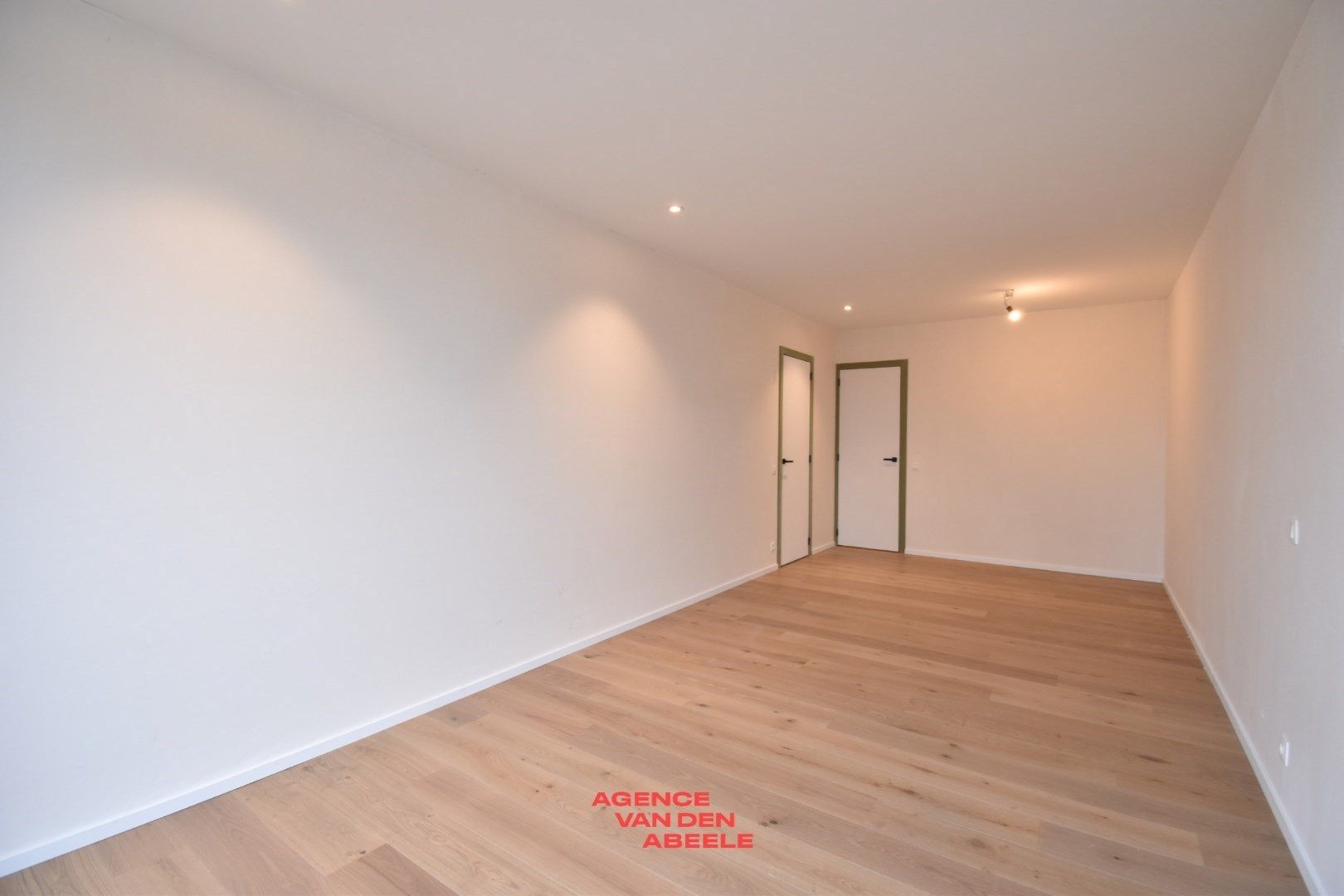 Lichtrijk nieuwbouwappartement met 2 slaapkamers en terras foto 11