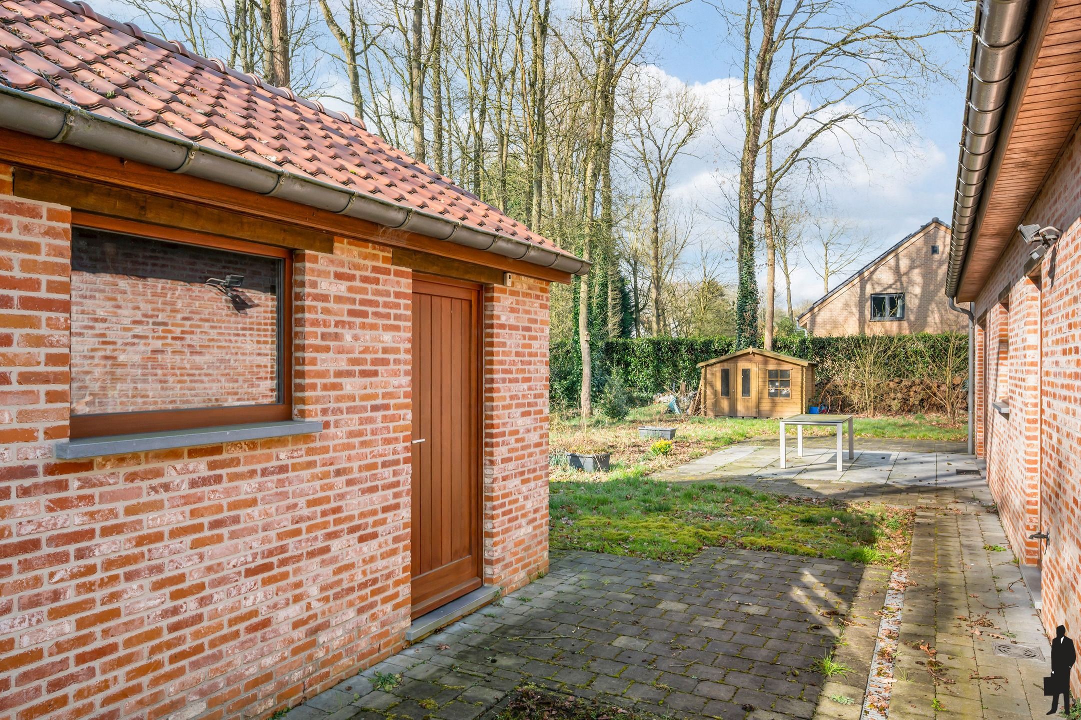 Op zéér gegeerde locatie gelegen villa op een perceel van ca. 982 m²! foto 23