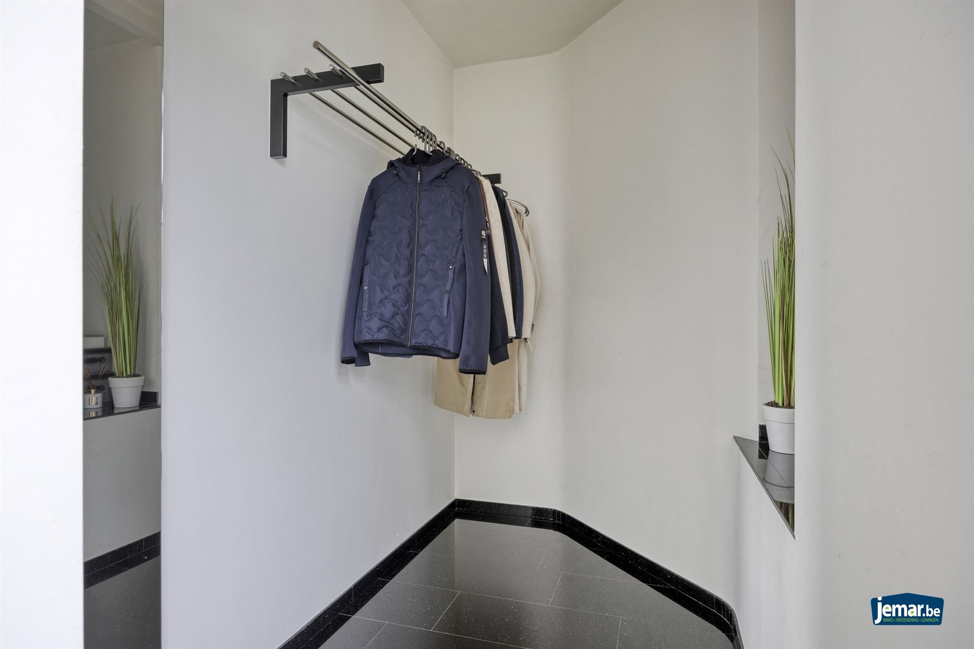 Ruime gezinswoning met 4 slaapkamers en 2 badkamers foto 6