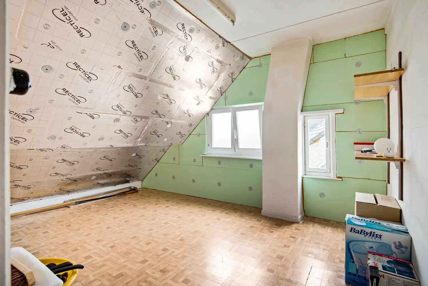 Te renoveren woning met drie slaapkamers en een garage in Kessel foto 16