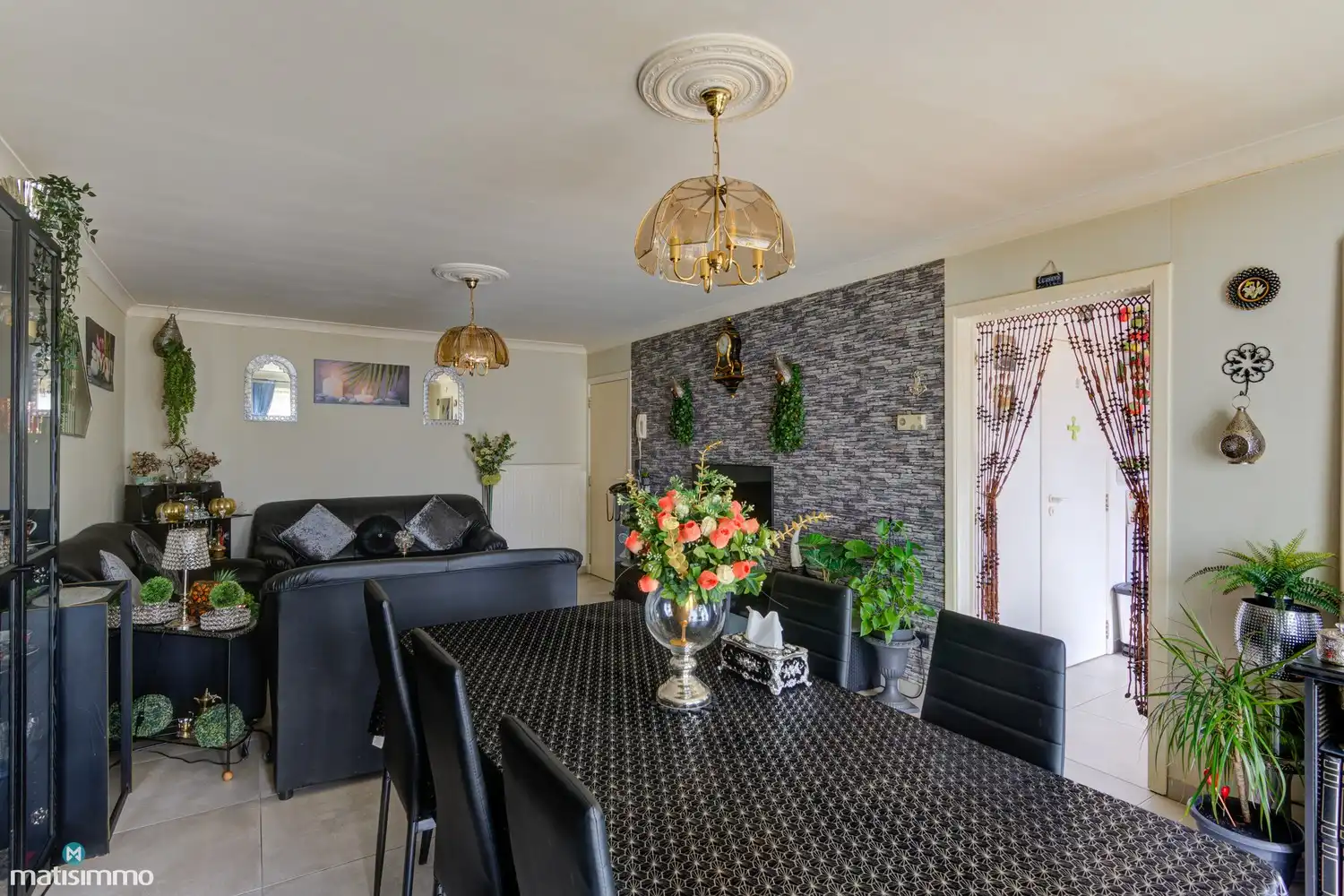 GOED ONDERHOUDEN APPARTEMENT MET GARAGE, KELDER EN RUIM ZUIDWESTGEORIËNTEERD TERRAS IN BILZEN foto 7