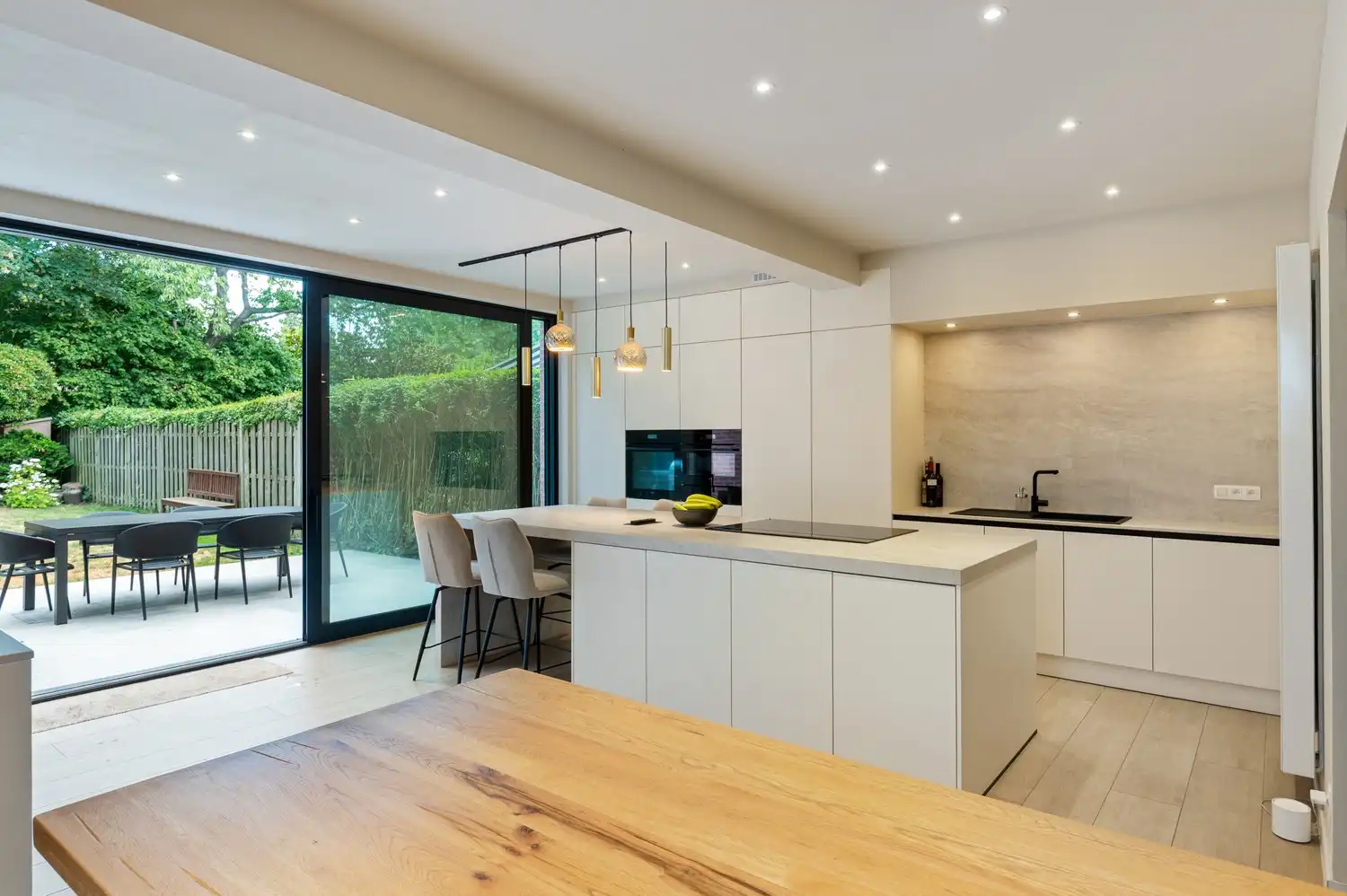 Instapklare woning met 4 slpkrs in hartje Edegem foto 2