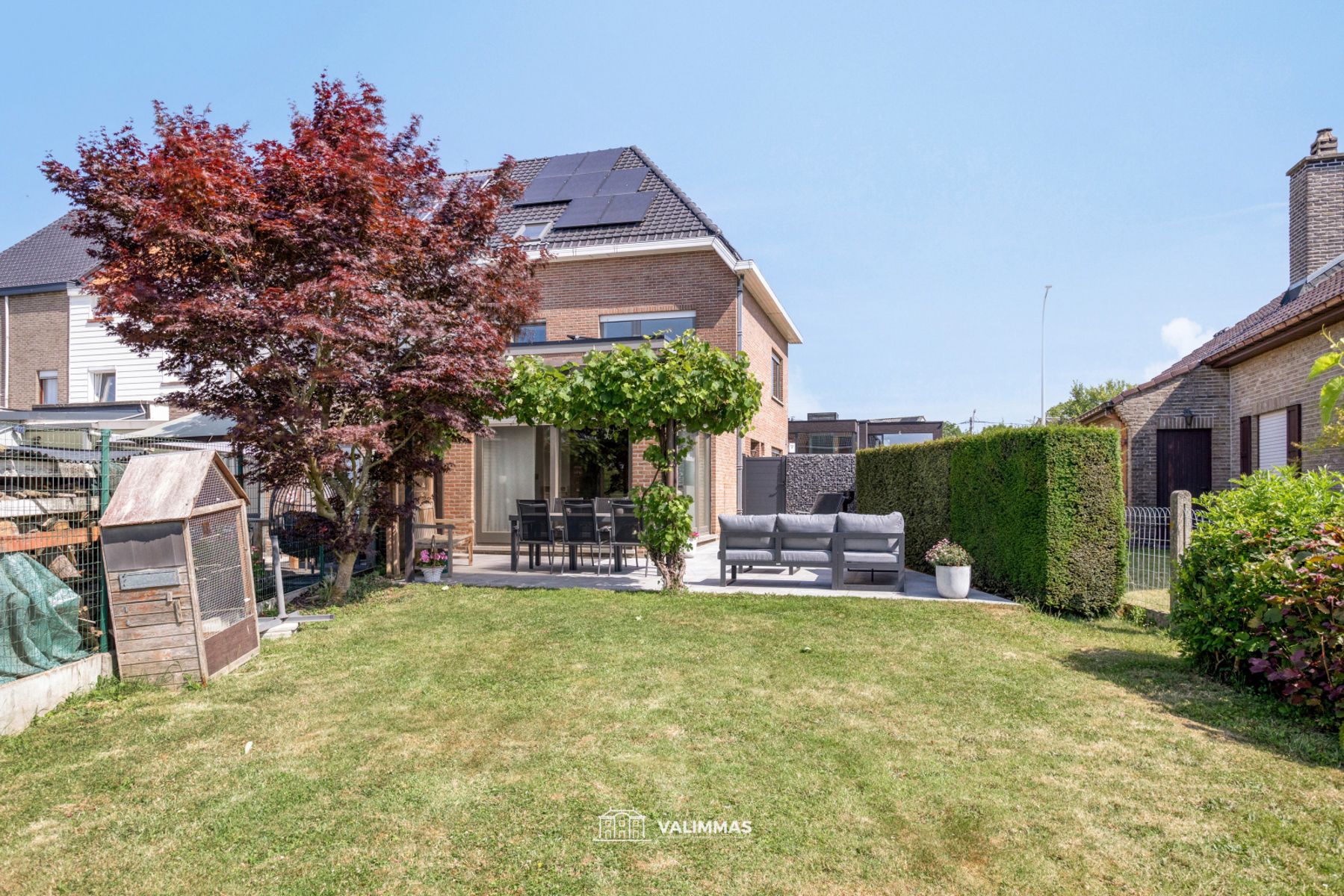 Instapklare & comfortabele driegevelwoning mt garage en tuin foto 6