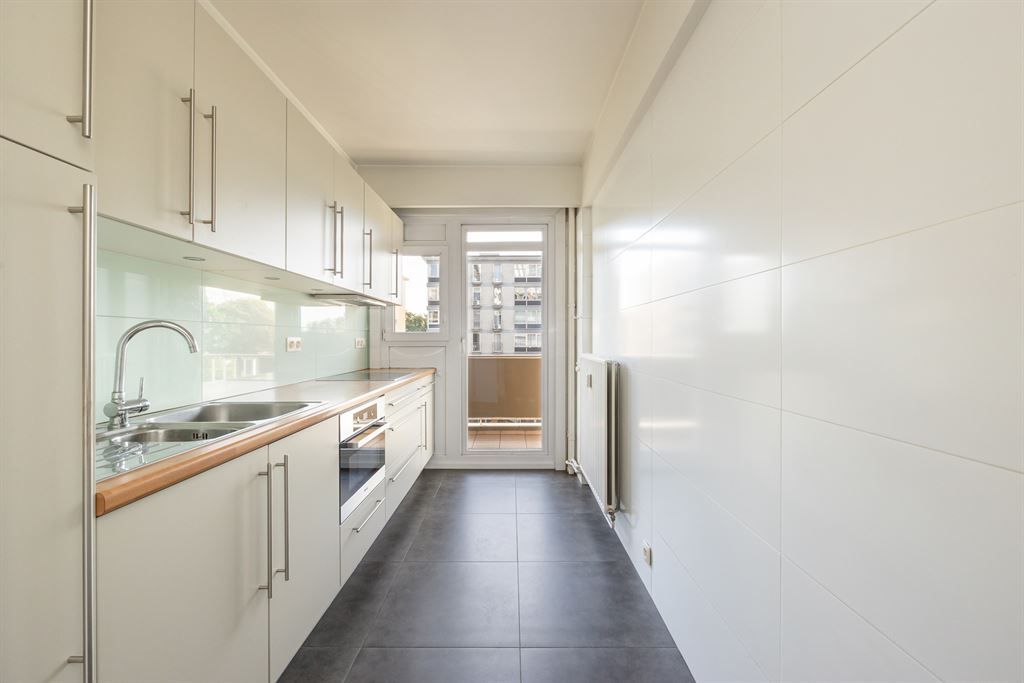 Instapklaar appartement op prachtige visgraatparket foto 5