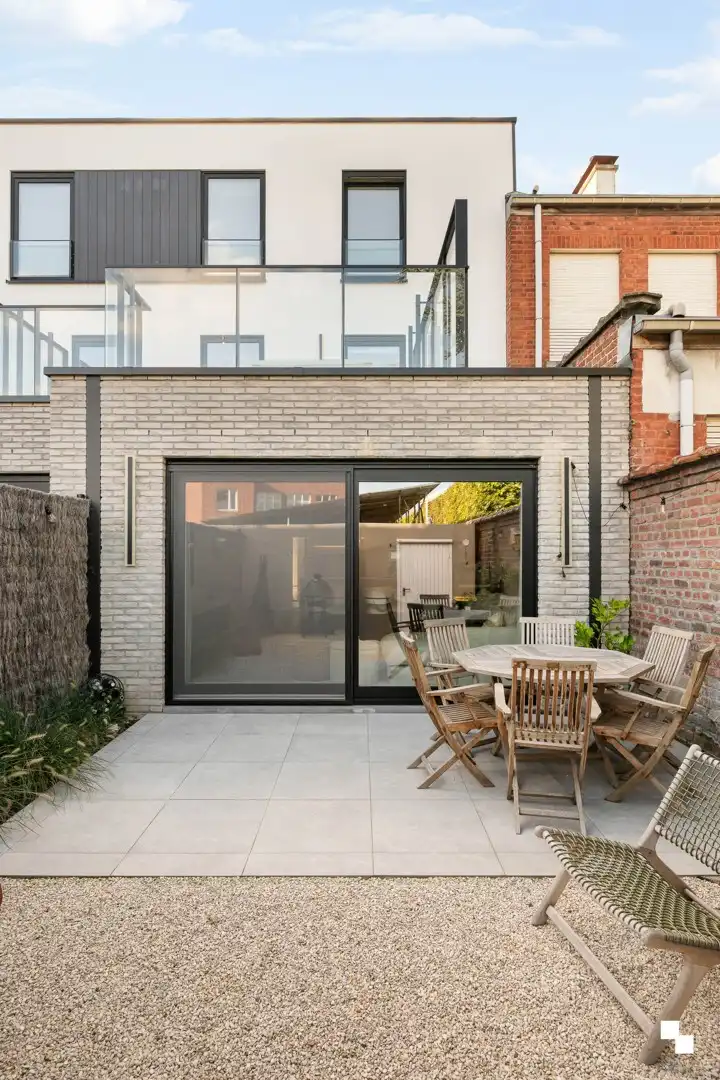 Luxueus gelijkvloers bijna energieneutraal appartement te Ingelmunster foto 2