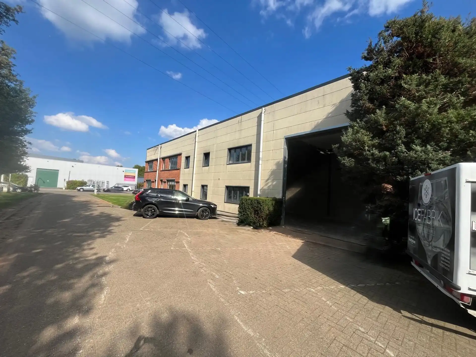 Wijnegem: Magazijn met kantoor foto 9