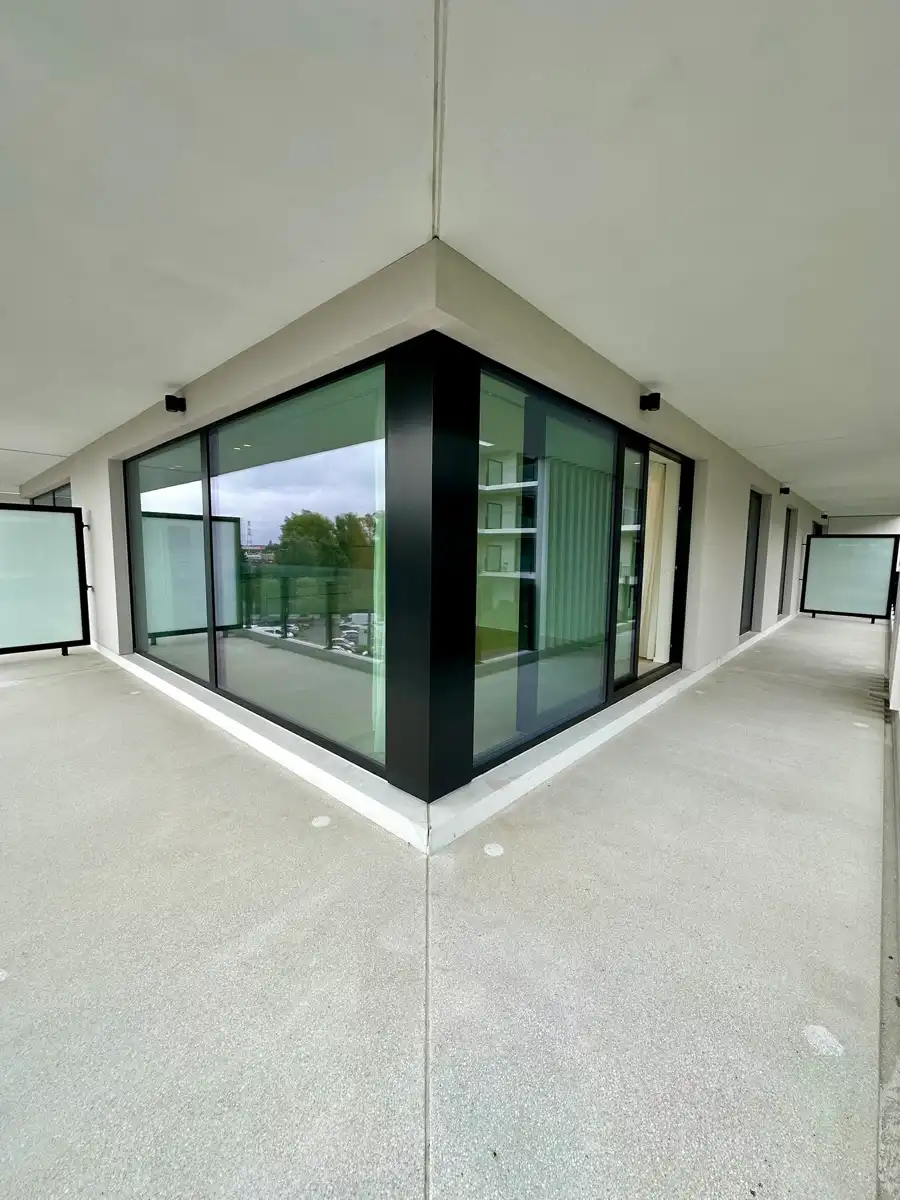 Prachtig 2 slaapkamer appartement met groot TERRAS foto 9