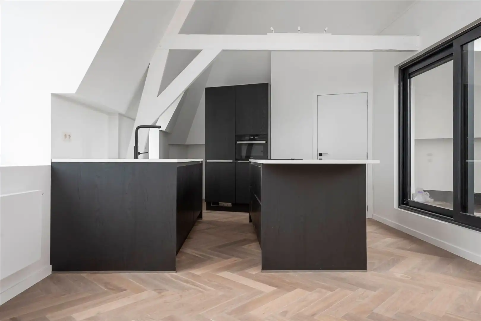 Majestueus burgerhuis met studio foto 29