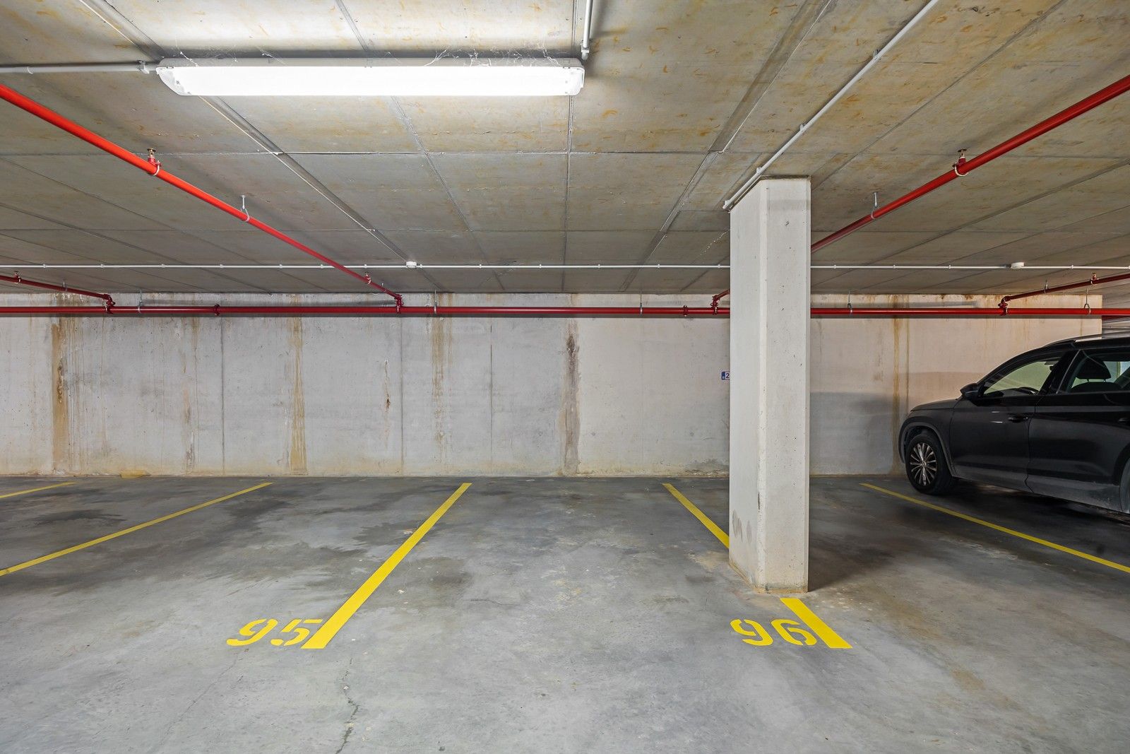 Compleet appartement met 2 slaapkamers, terras, kelder en parking. foto 15