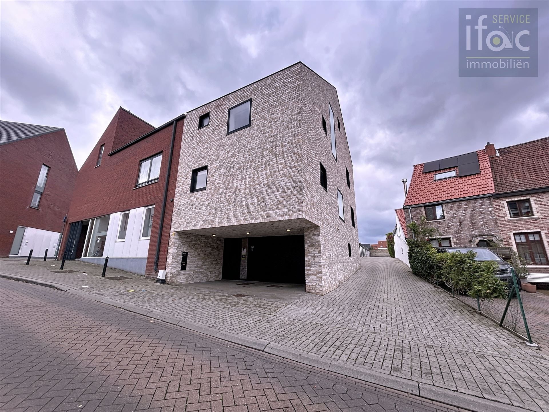 Modern en lichtrijk appartement foto 13