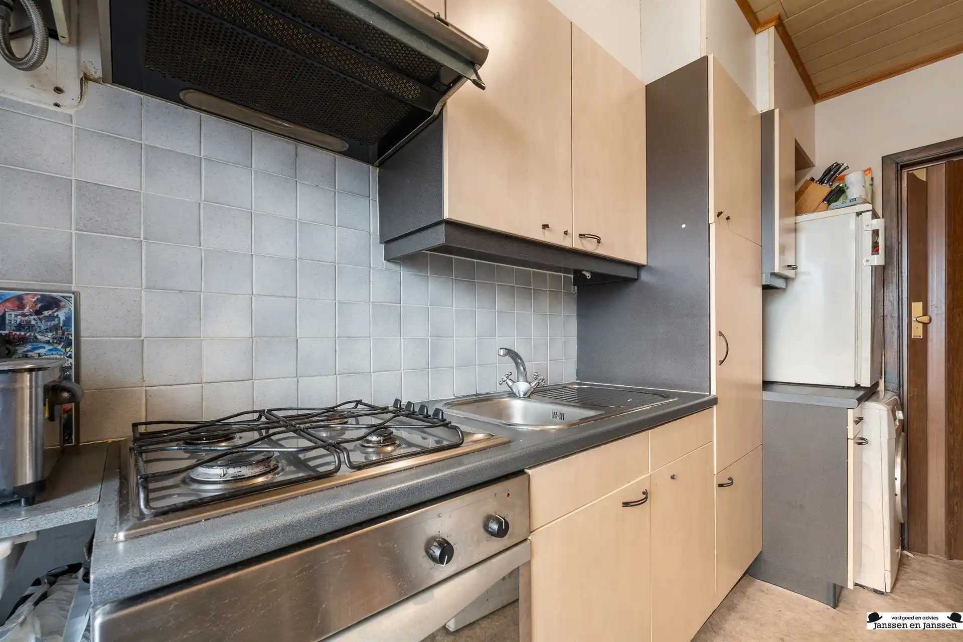 Op te frissen appartement met twee slaapkamers foto 7