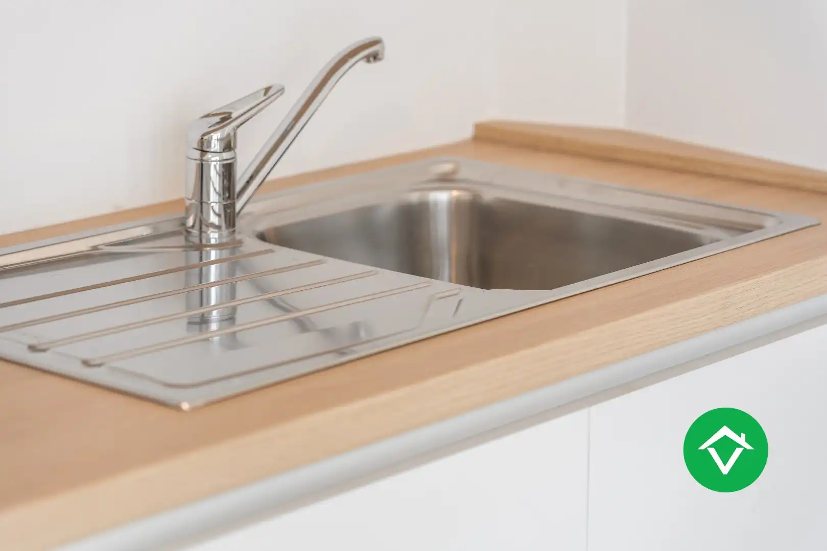 Volledig gerenoveerde woning (EPB B) met garage op topligging te Eernegem foto 10