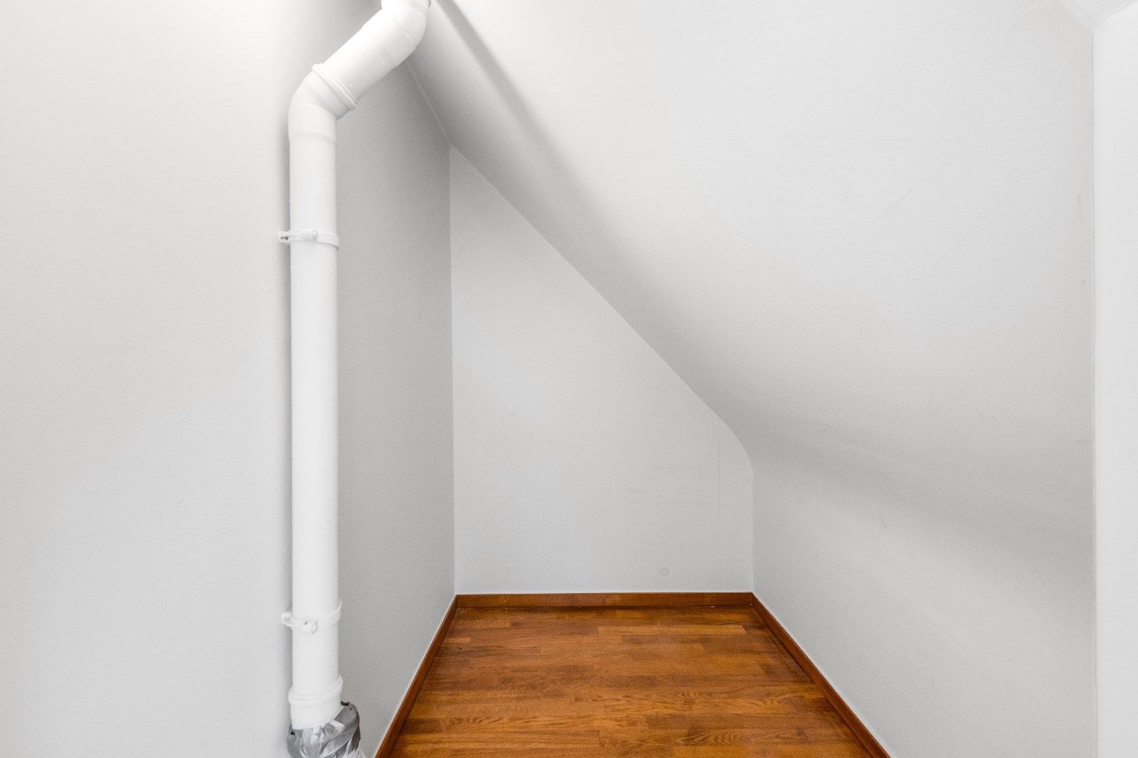 Duplex dakappartement met drie slaapkamers en zonnige terrassen gelegen vlakbij in de Dumortierlaan. foto 21