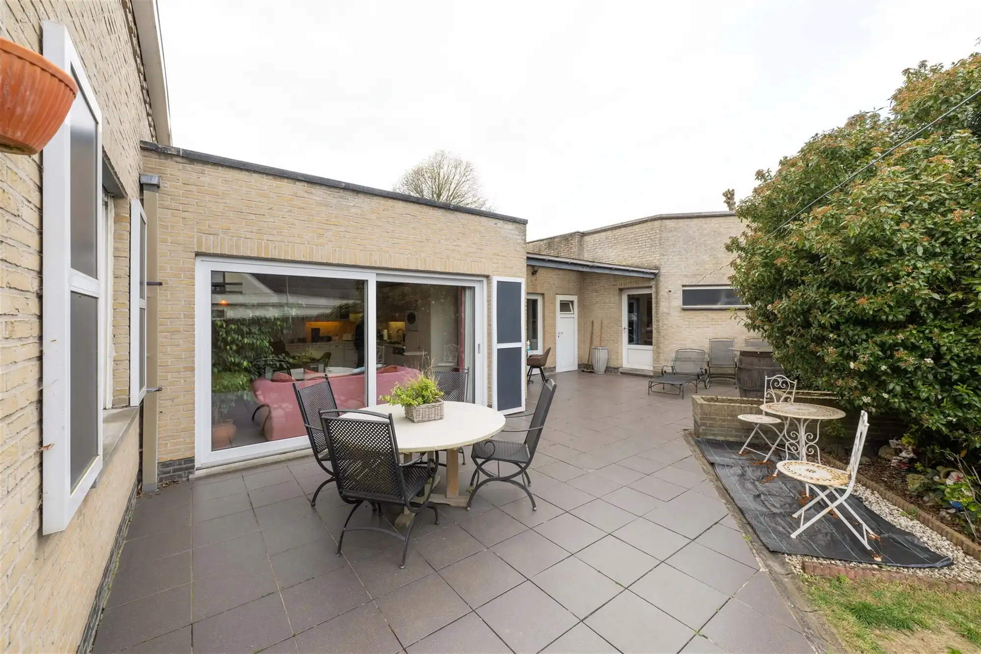 Woning met opslagplaats foto 22